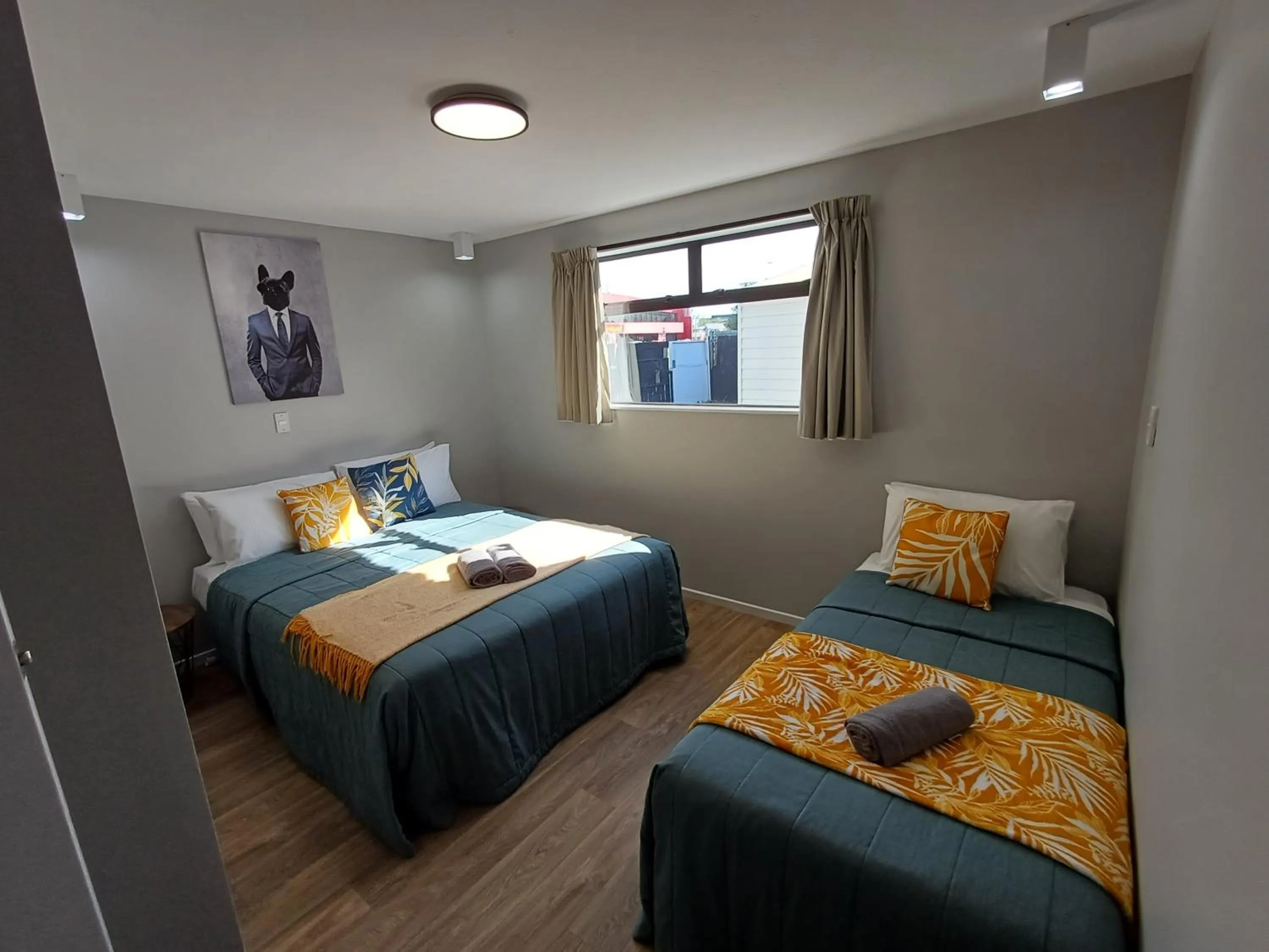 Bedroom, Bed in Gothic Heights Motel