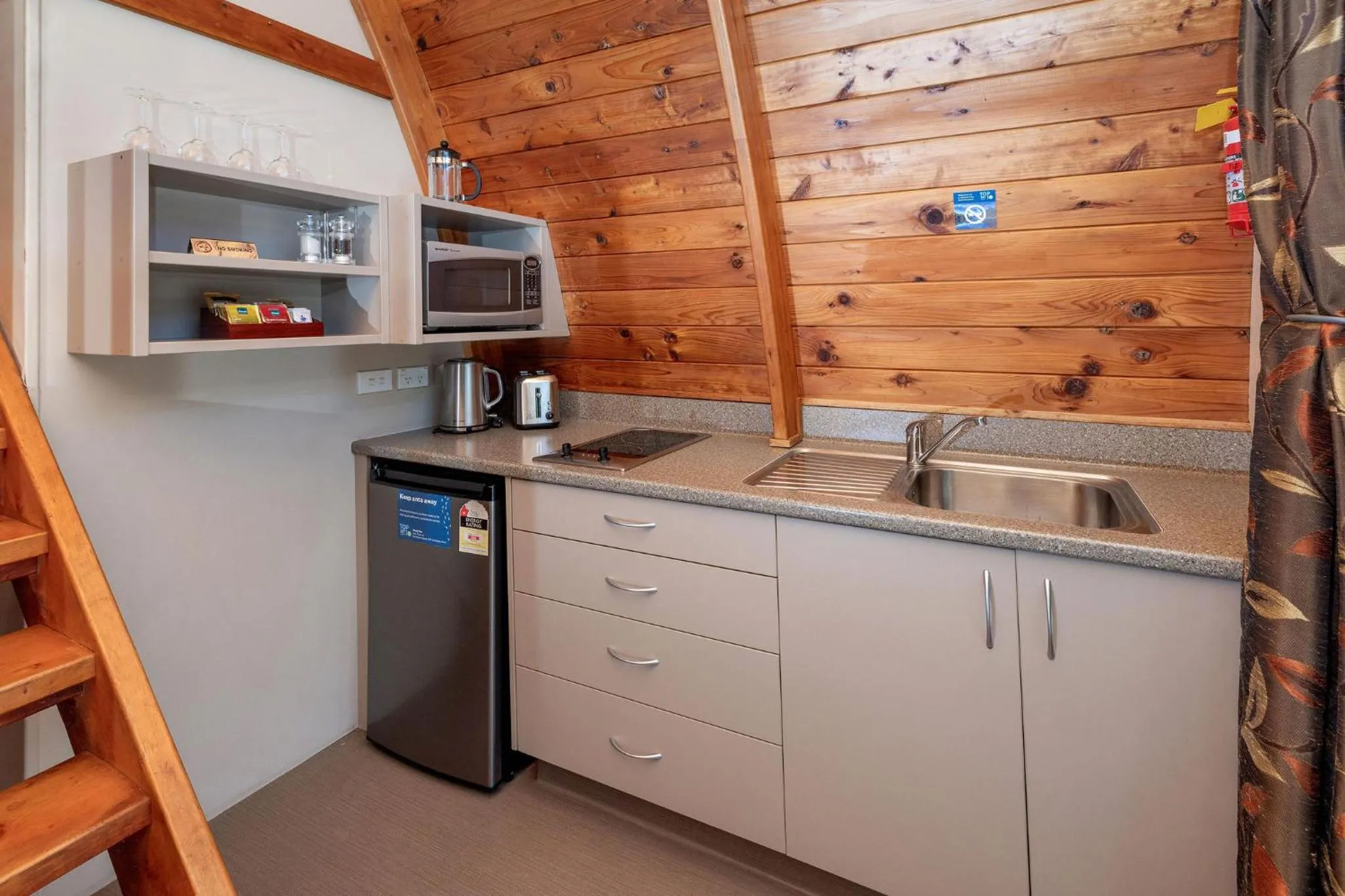 Kitchen or kitchenette in Hot Water Beach TOP 10 Holiday Park
