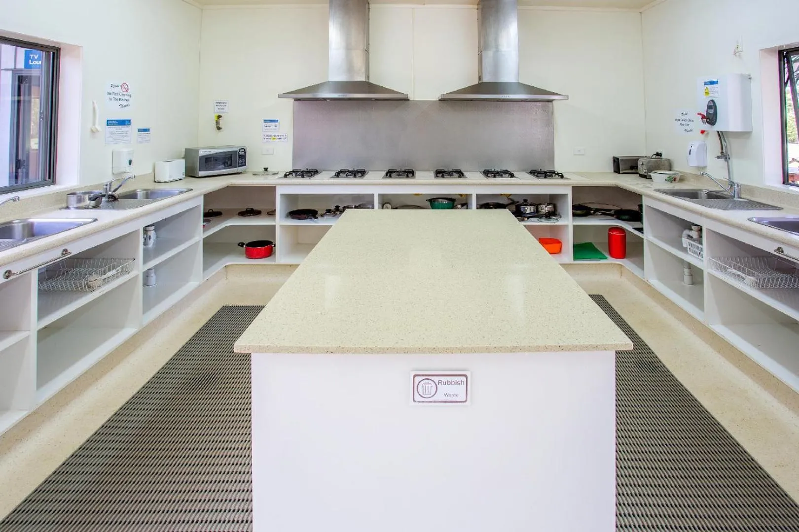 Kitchen or kitchenette in Hot Water Beach TOP 10 Holiday Park