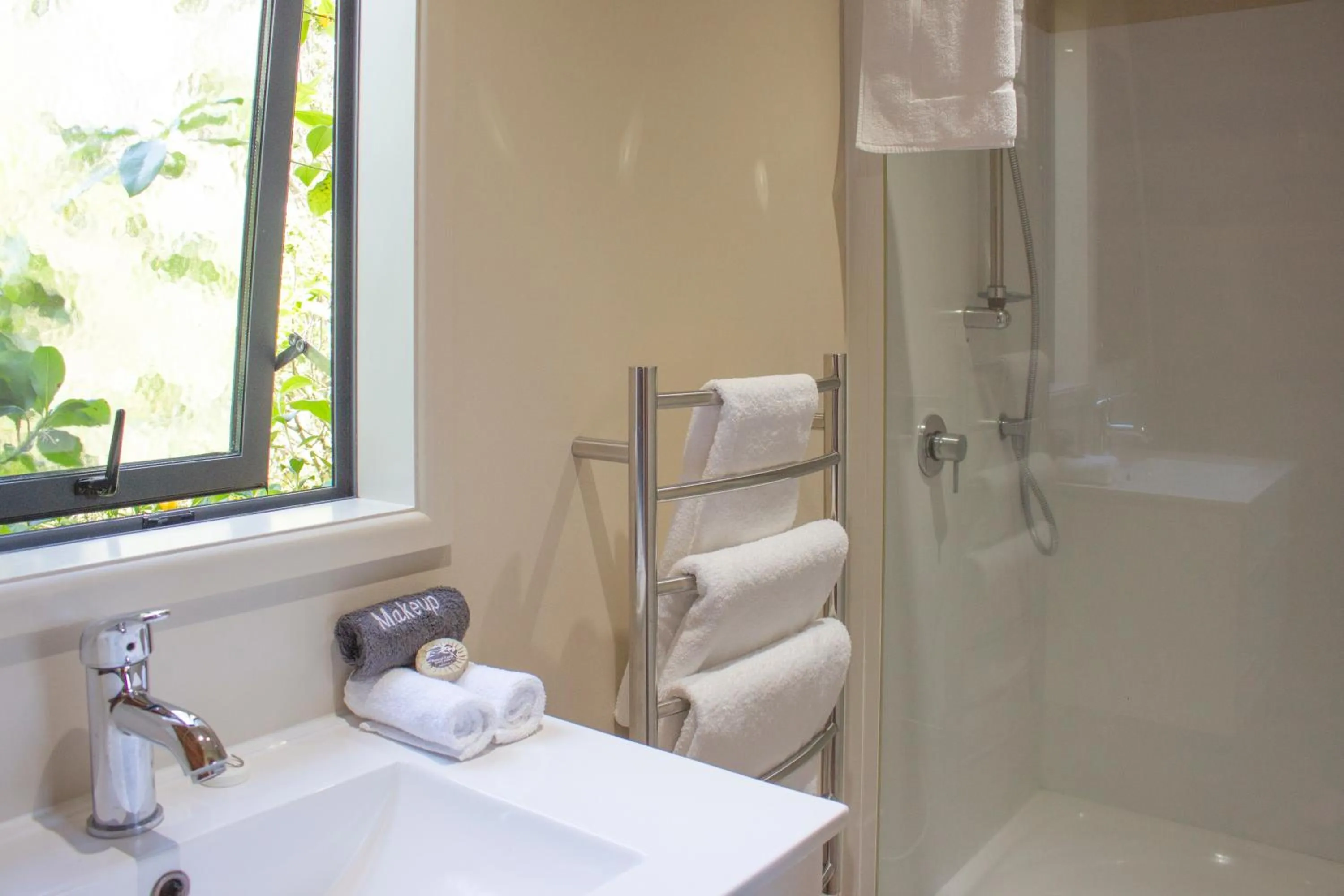 Bathroom in Hot Water Beach TOP 10 Holiday Park