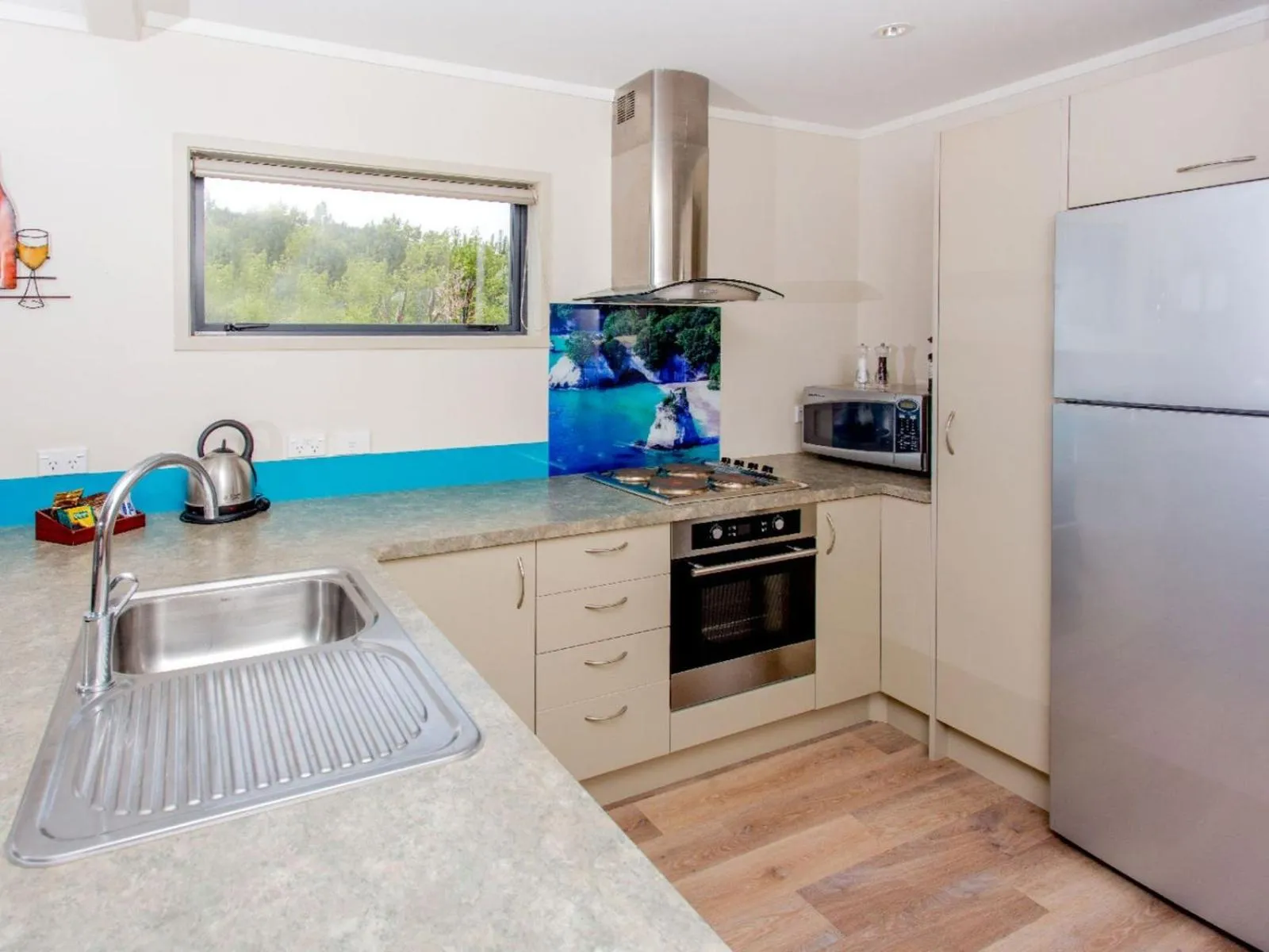 Kitchen or kitchenette in Hot Water Beach TOP 10 Holiday Park