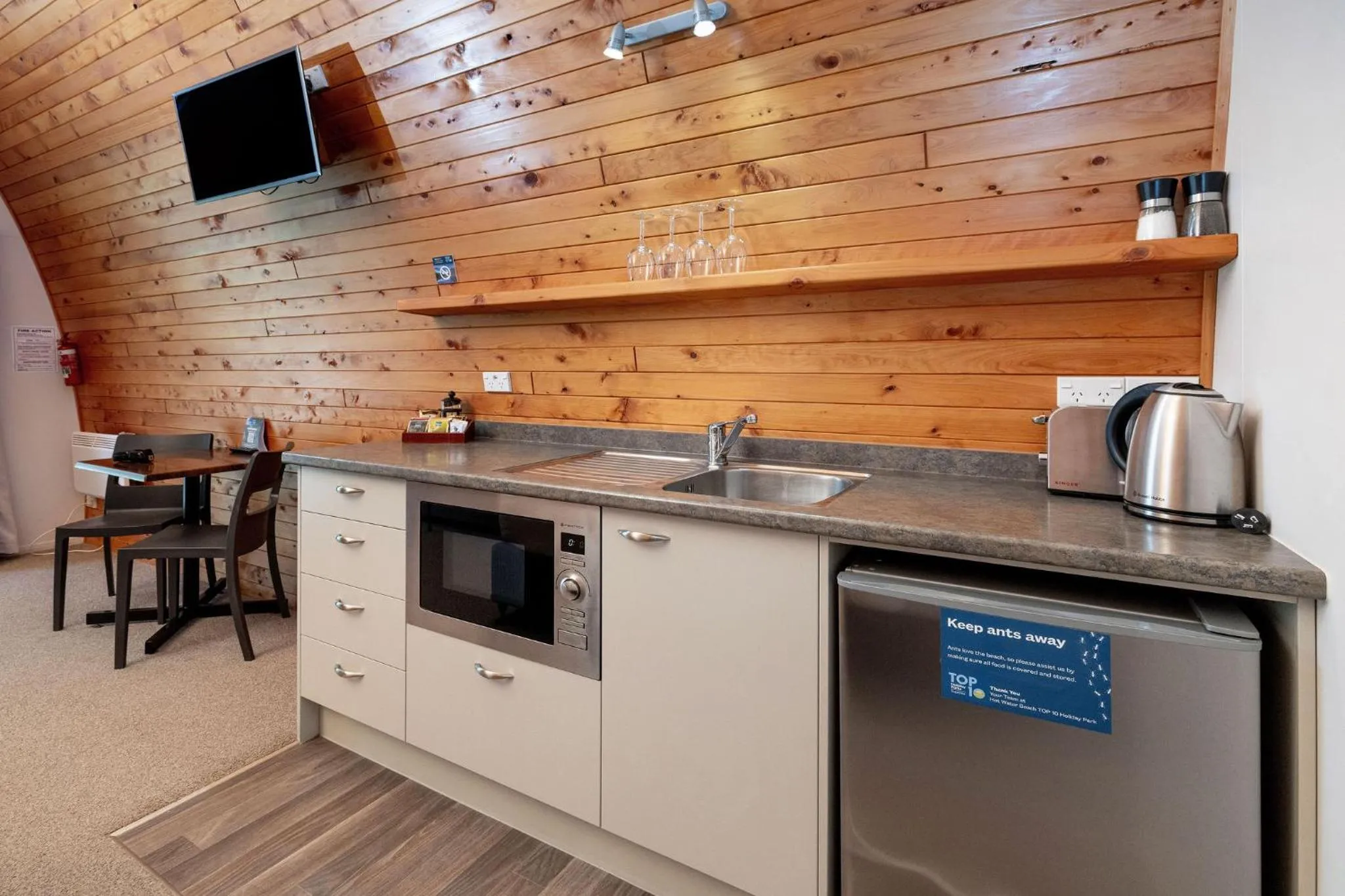 Kitchen or kitchenette in Hot Water Beach TOP 10 Holiday Park