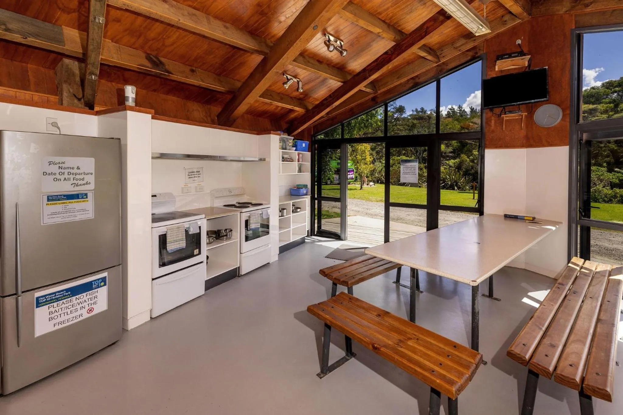 Communal kitchen in Hot Water Beach TOP 10 Holiday Park