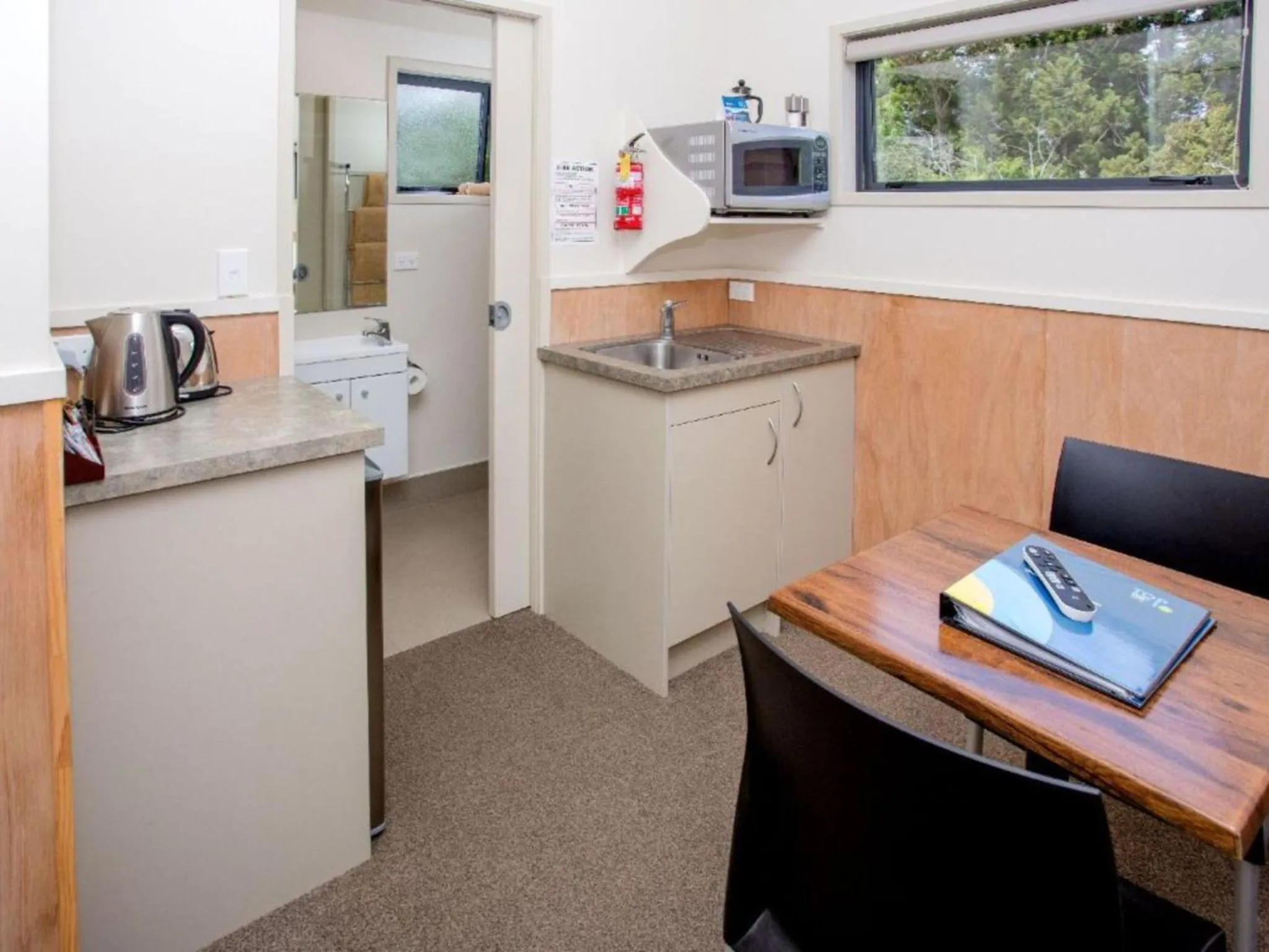 Dining area in Hot Water Beach TOP 10 Holiday Park