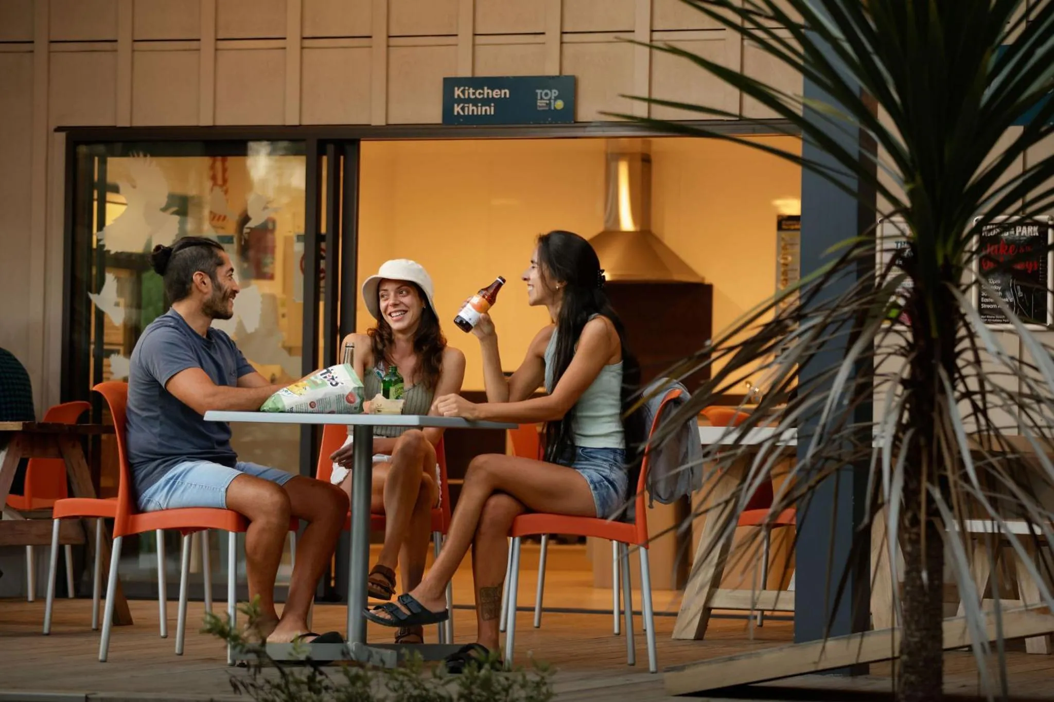 Dining area in Hot Water Beach TOP 10 Holiday Park