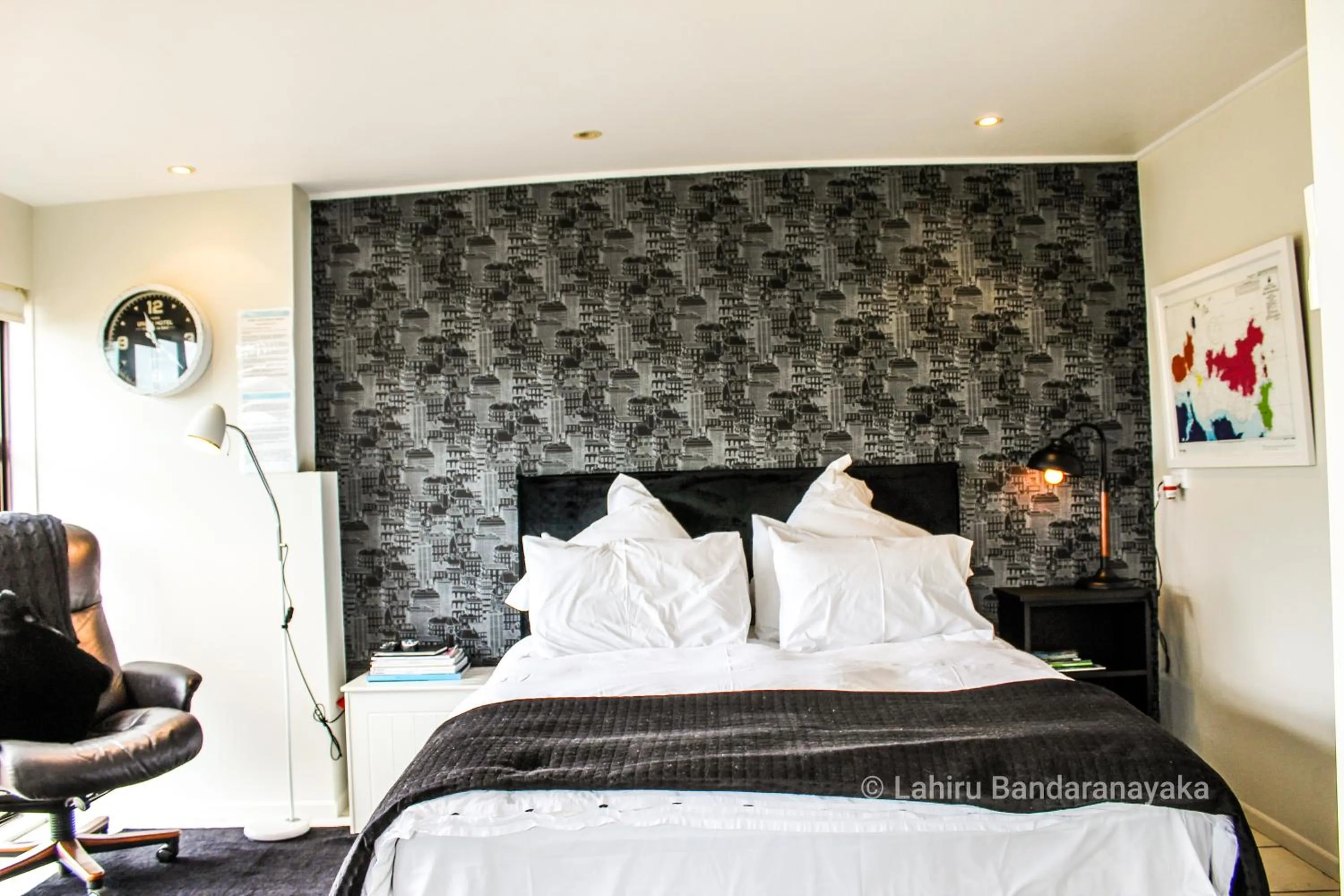 Bed in Le Chalet Waiheke Apartments