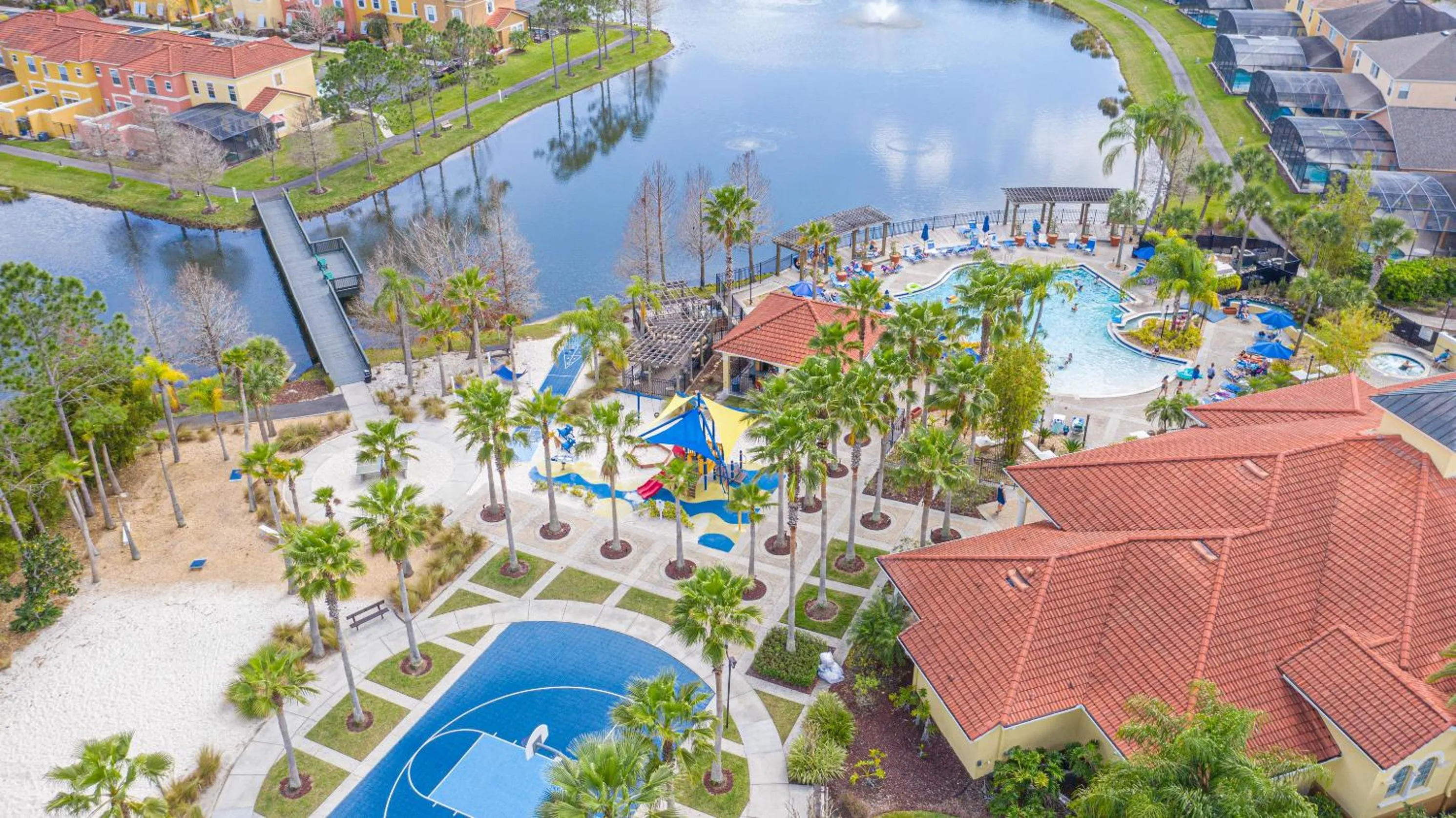 Bird's eye view in Disney Dream with Hot Tub, Pool, Xbox, Games Room, Lakeview, 10 min to Disney, Clubhouse