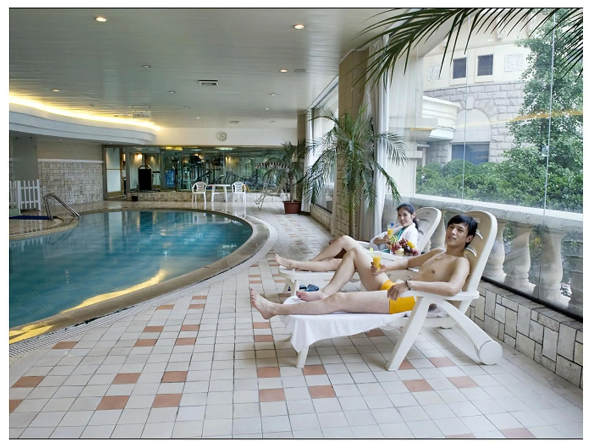 Pool view in Zhengzhou Jianguo Hotel
