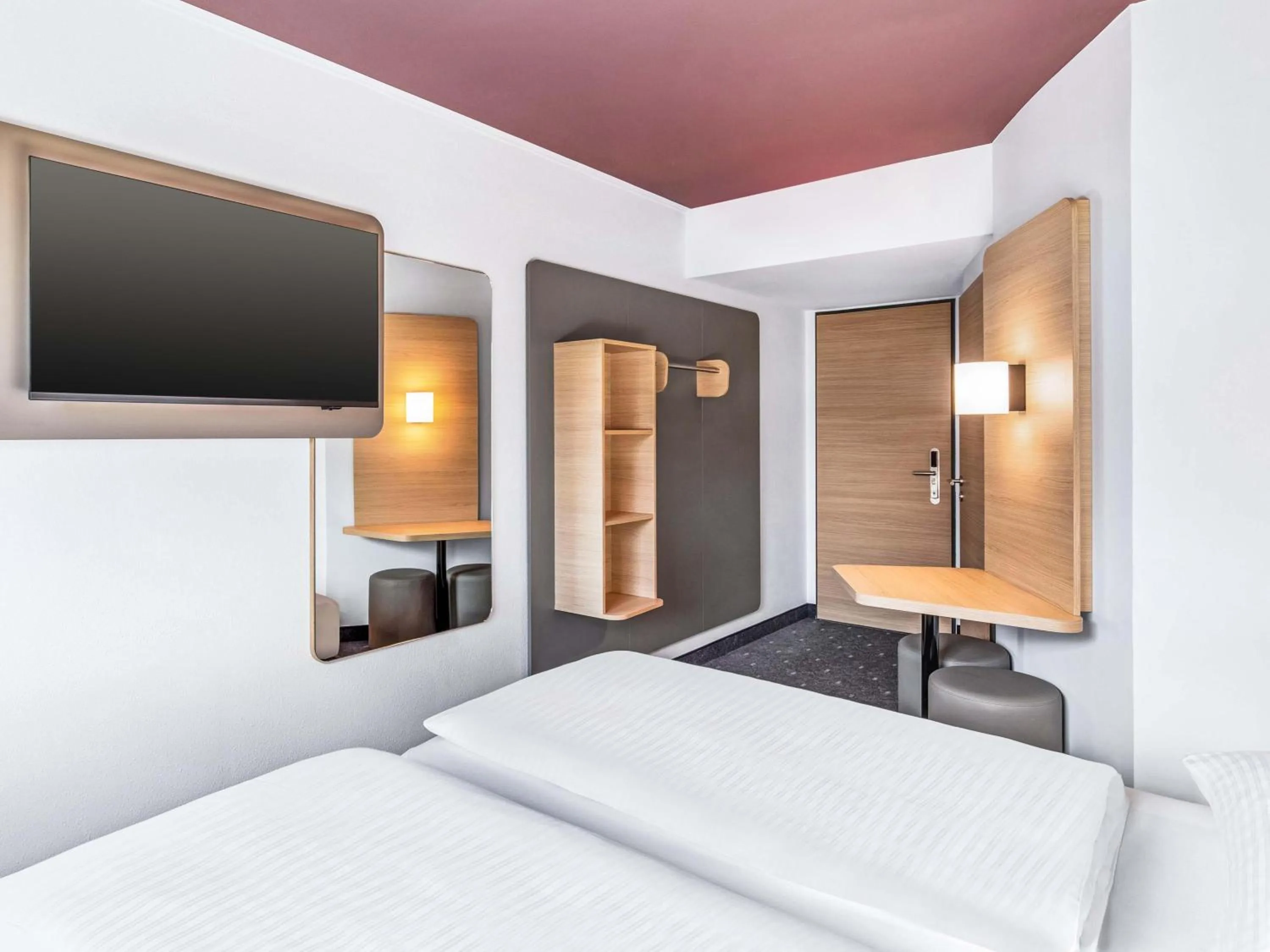 Photo of the whole room, Bed in B&B Hotel Hamburg-Airport