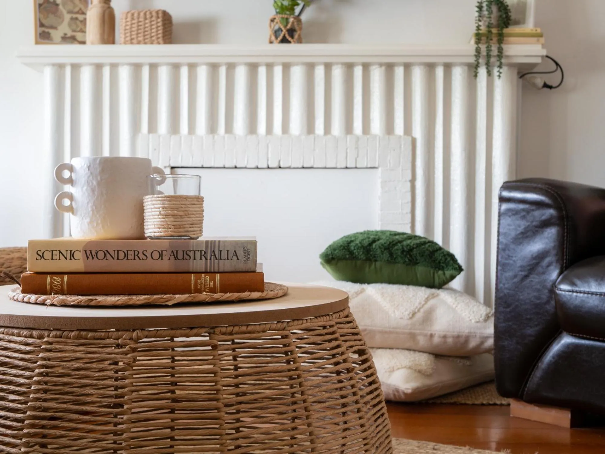 Living room in Bendigo Backpackers