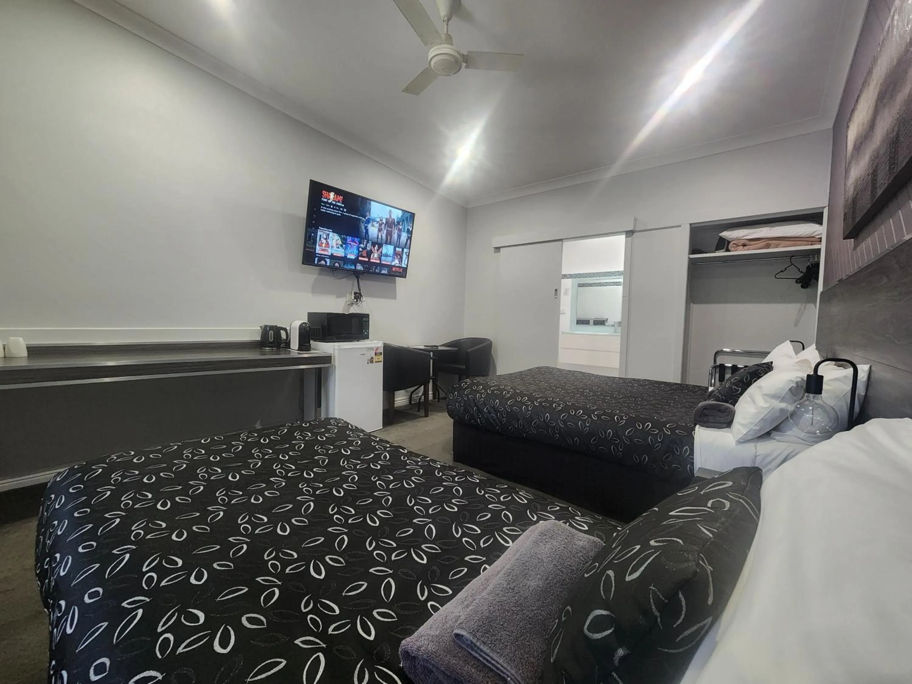 Bed in Motel24Seven and Apartments