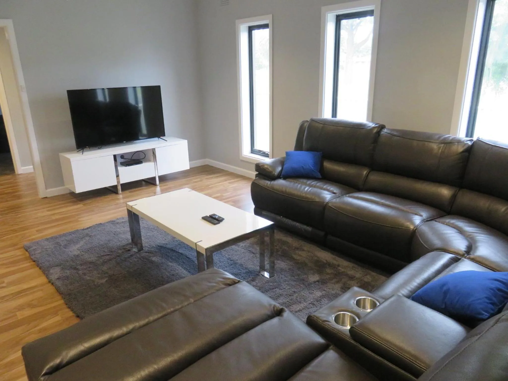 Motel24Seven and Apartments