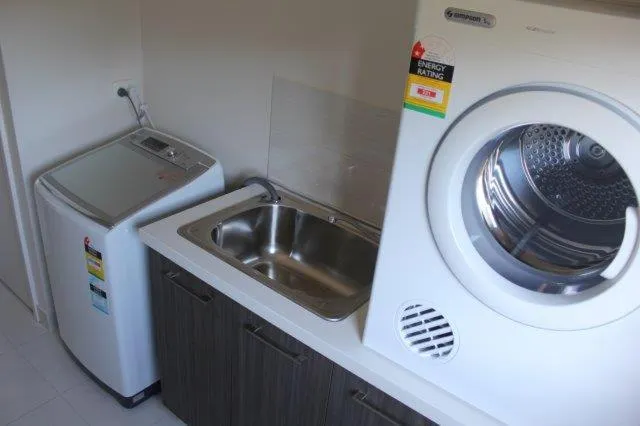 Motel24Seven and Apartments