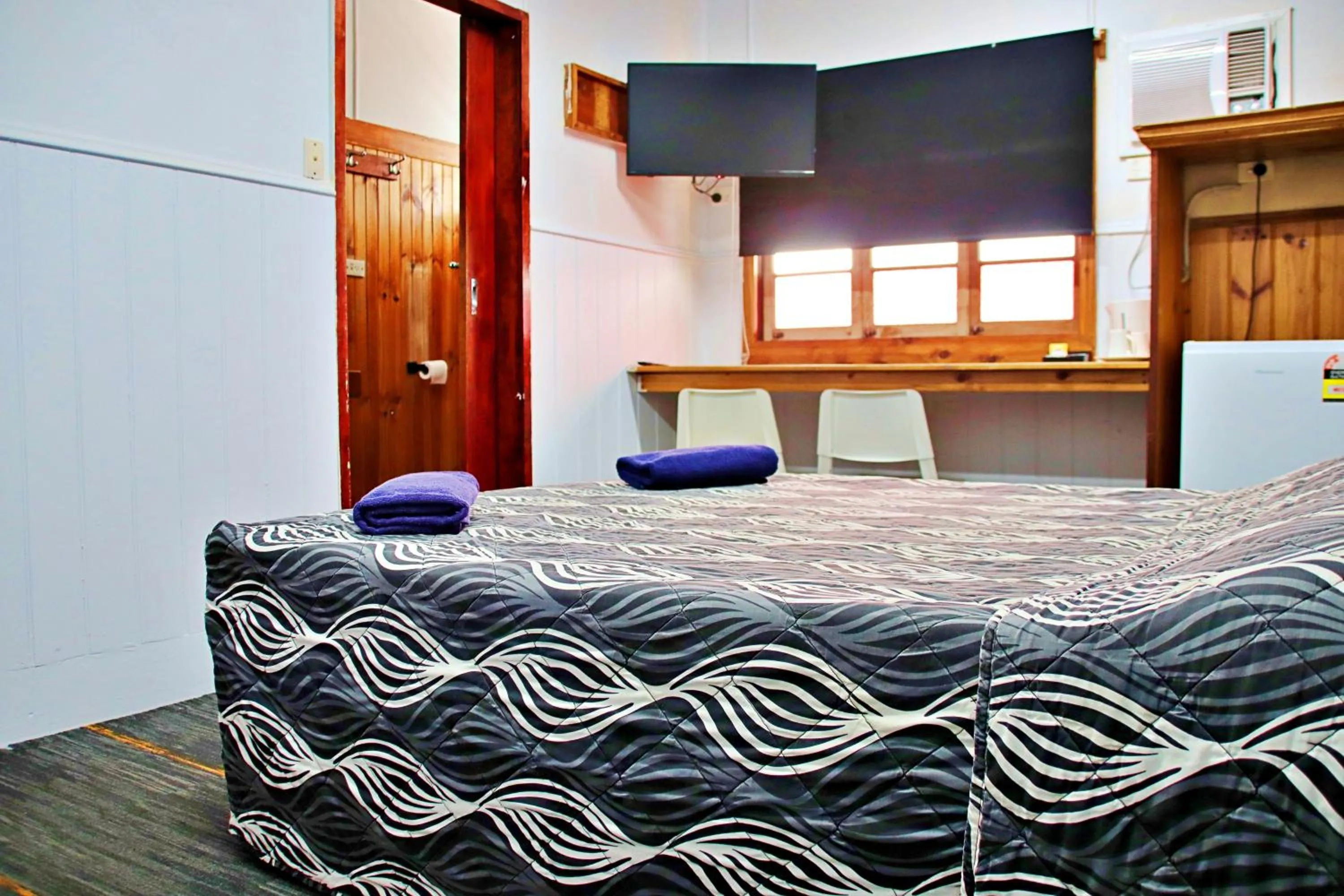 Bedroom, Bed in Brisbane Manor