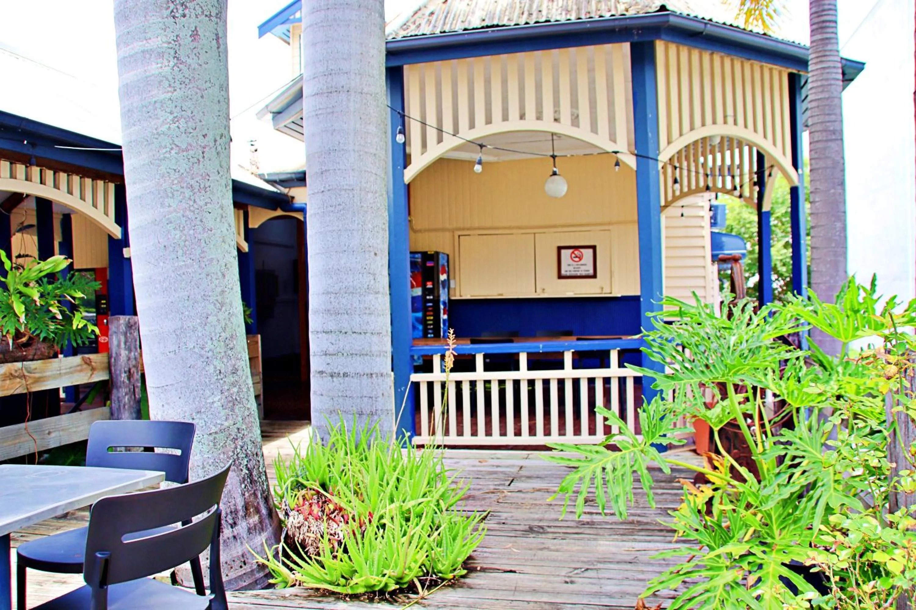 Property building in Brisbane Manor