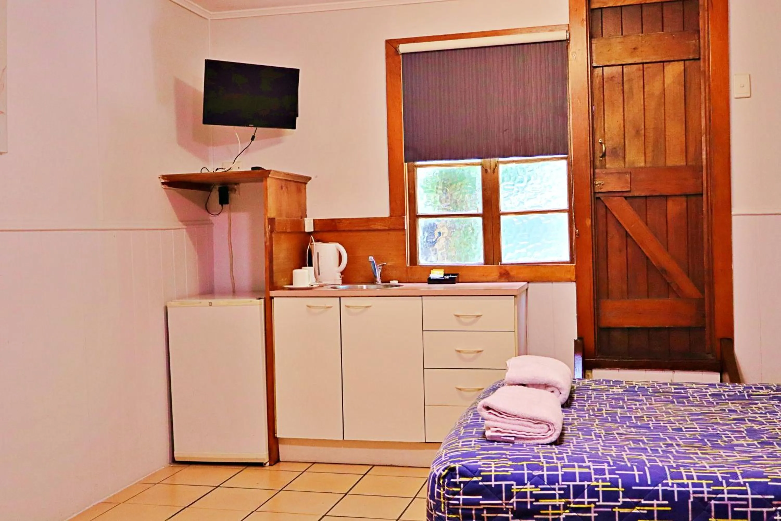 Bedroom, Bed in Brisbane Manor