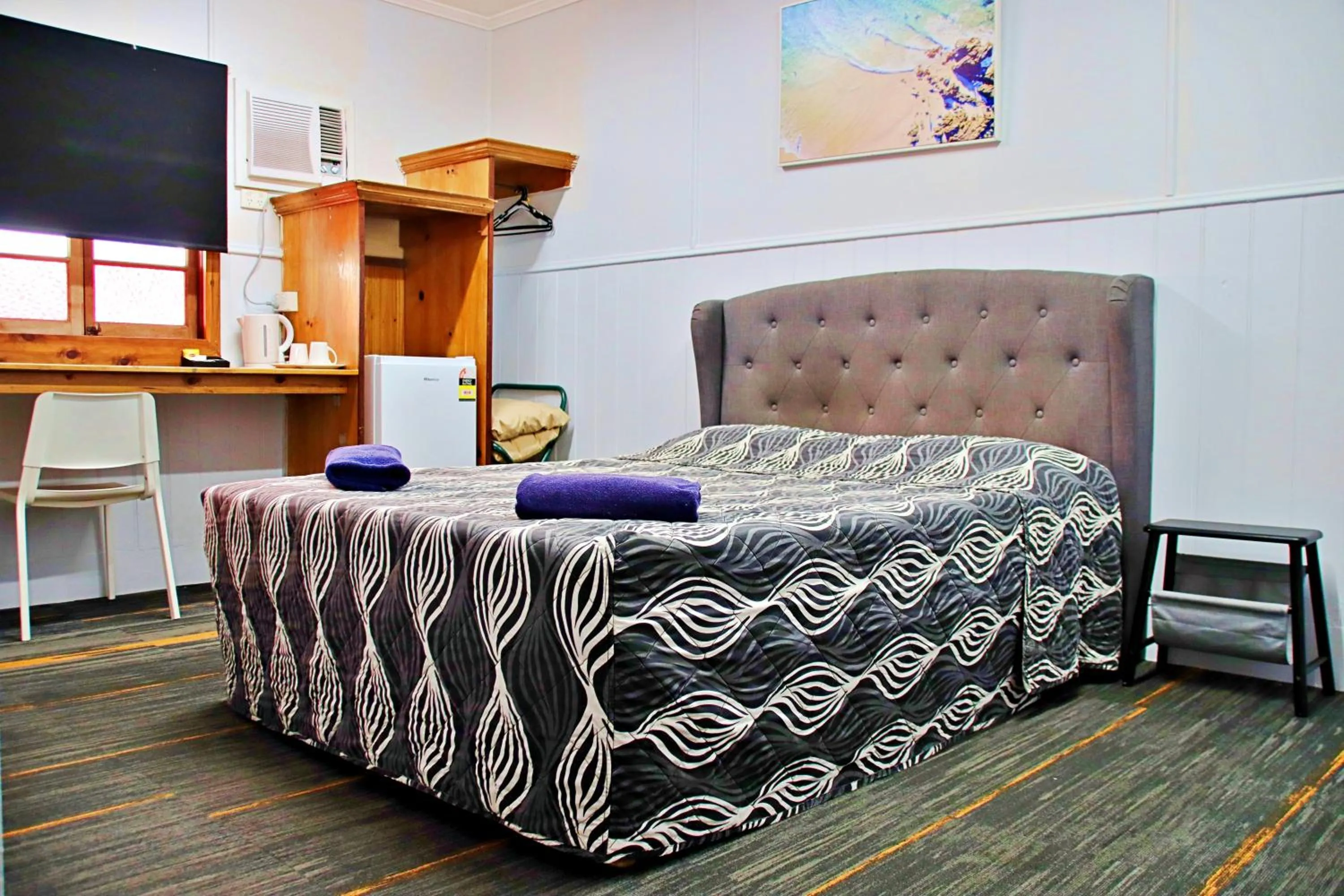 Bedroom, Bed in Brisbane Manor