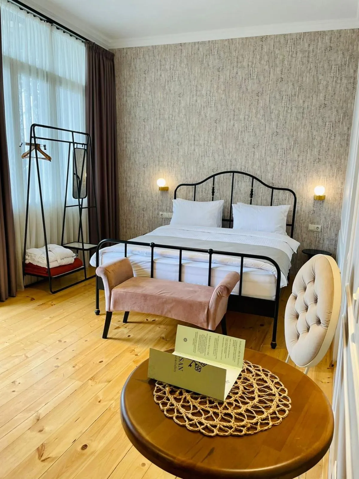 Living room, Bed in Arts Hotel Tbilisi