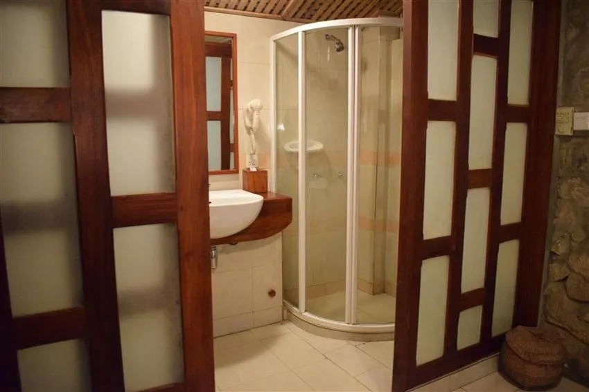 Bathroom in Sala Prabang Hotel