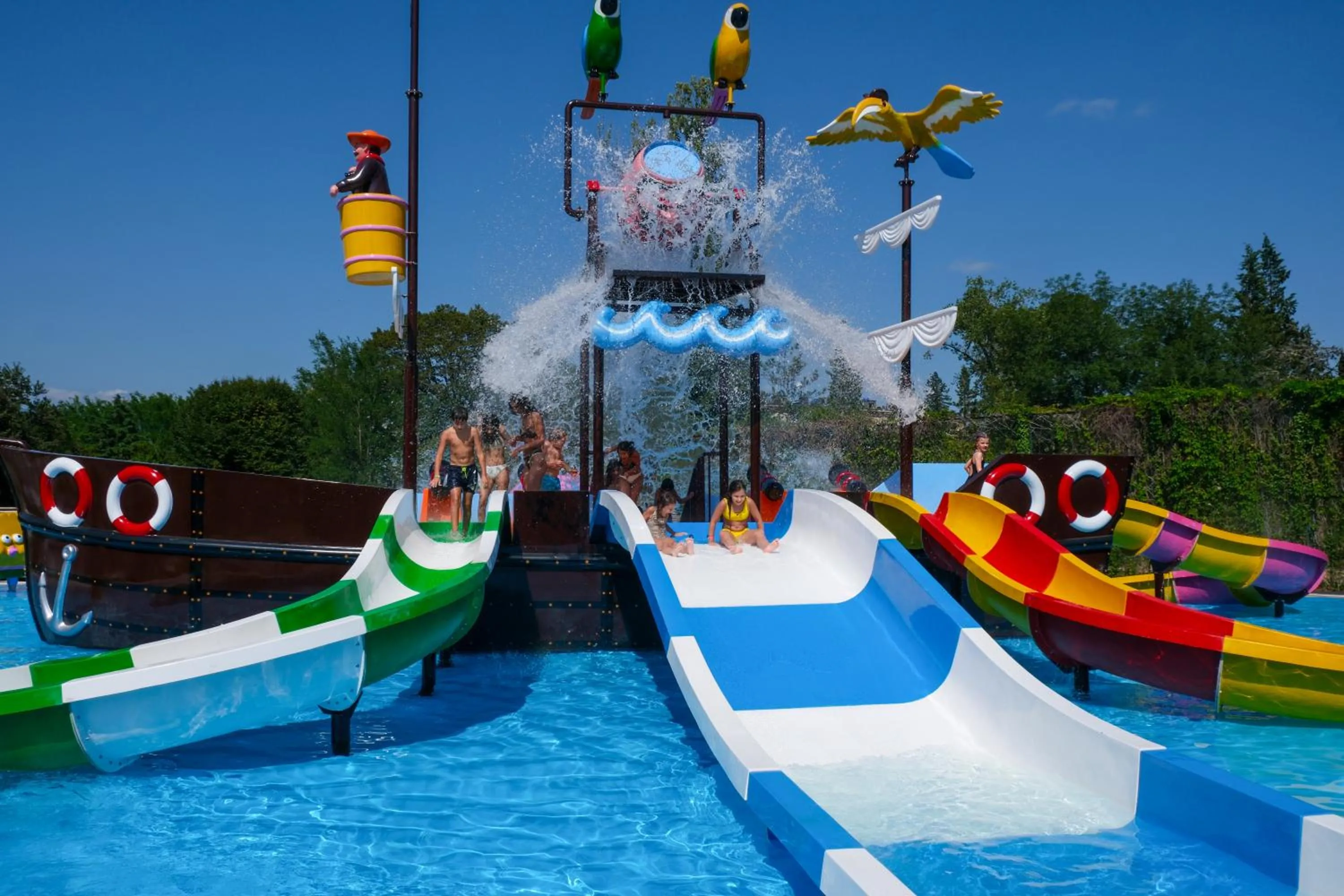 Swimming pool in Legends Tskaltubo Spa Resort