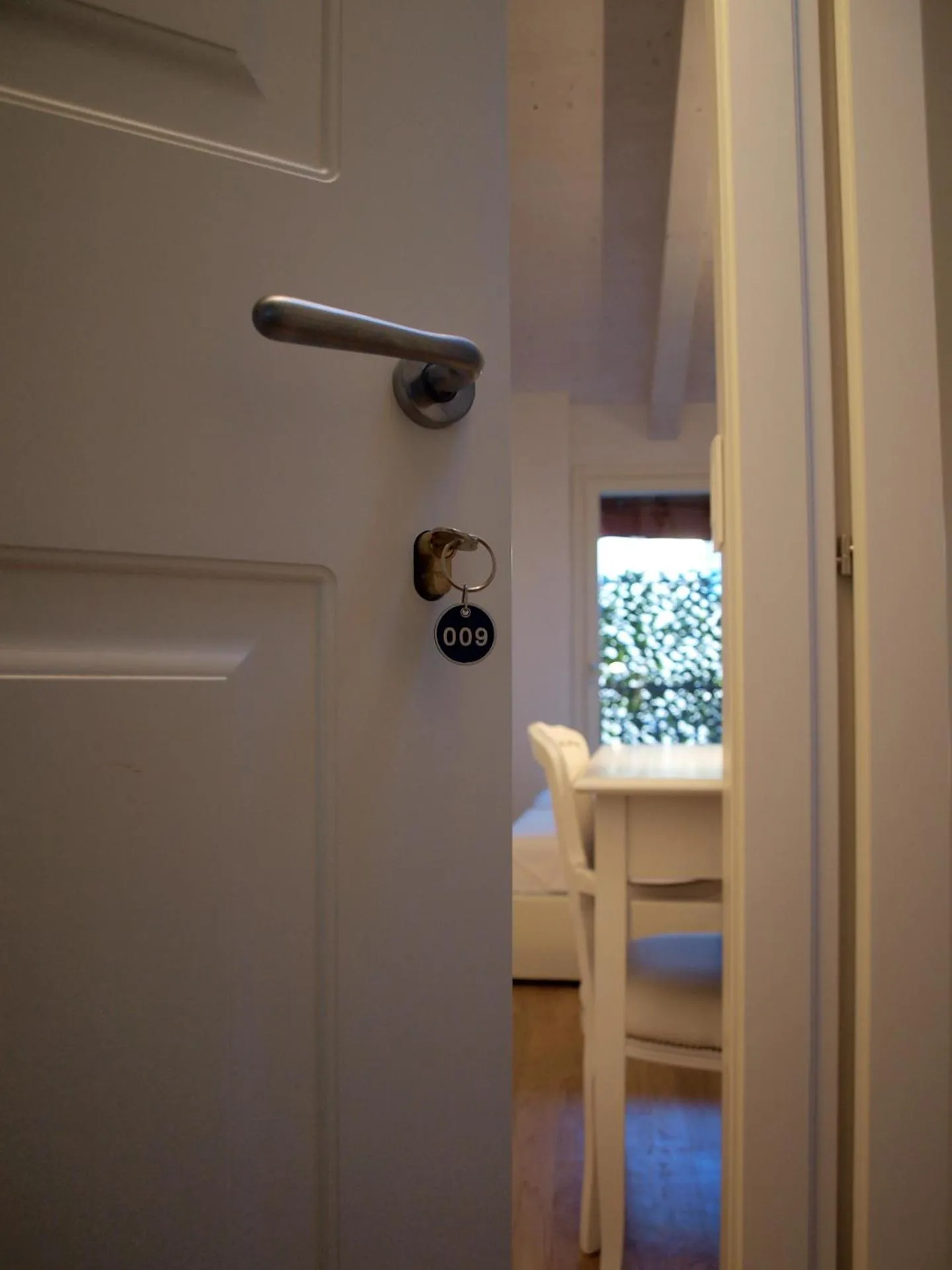 Photo of the whole room in Cosmopolitan Central Rooms