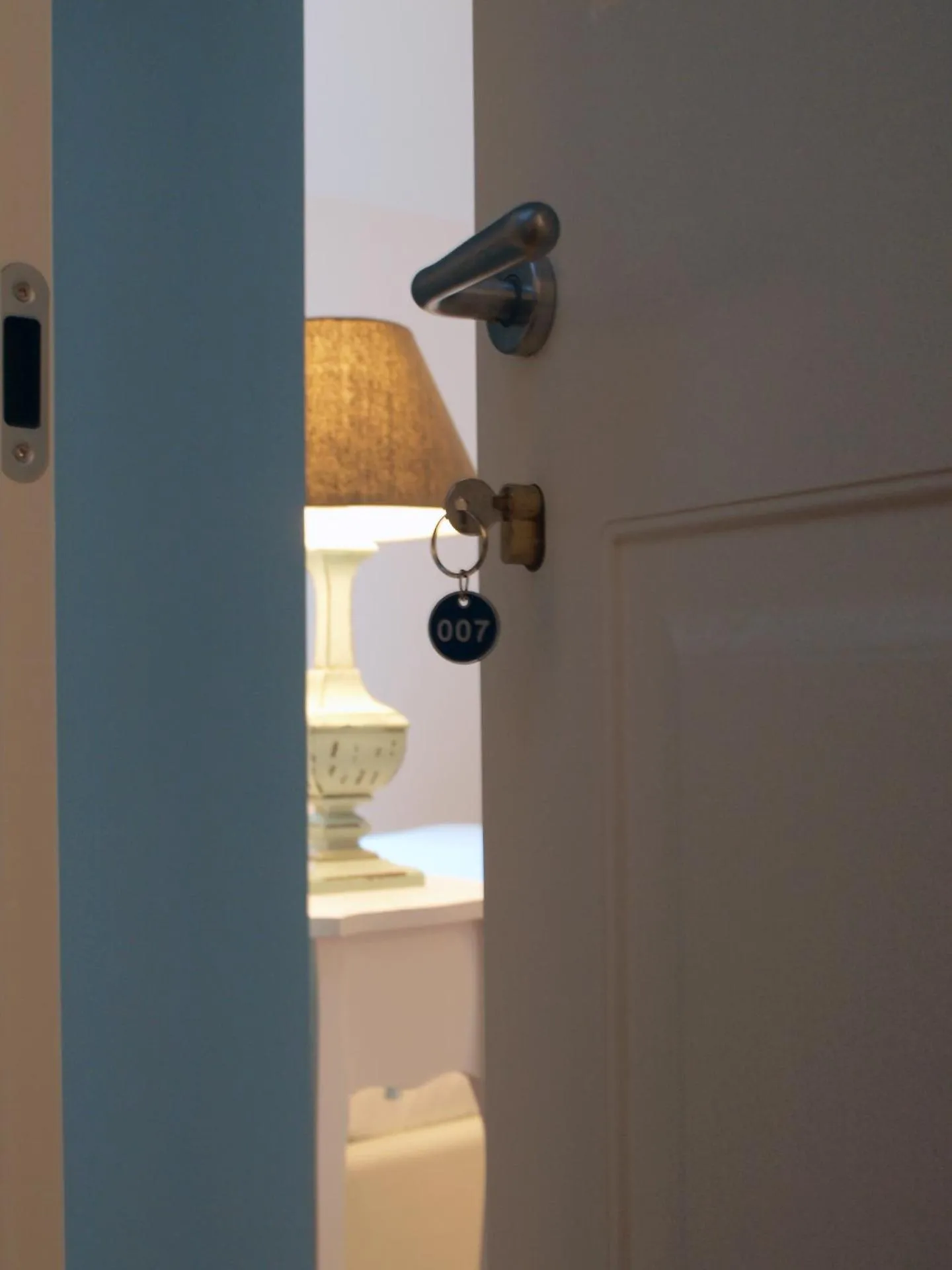 Photo of the whole room in Cosmopolitan Central Rooms