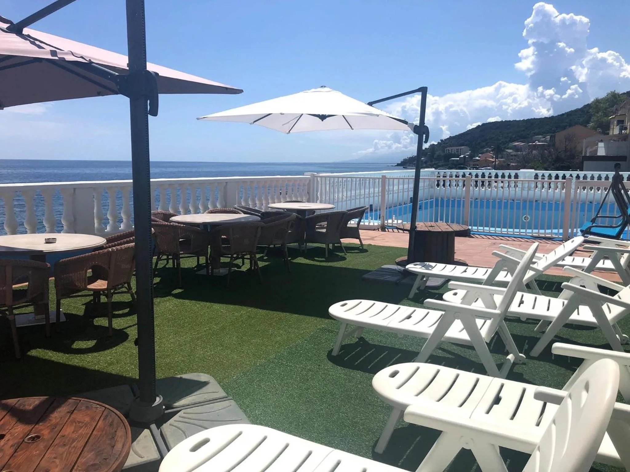 Patio in Hotel Ariana