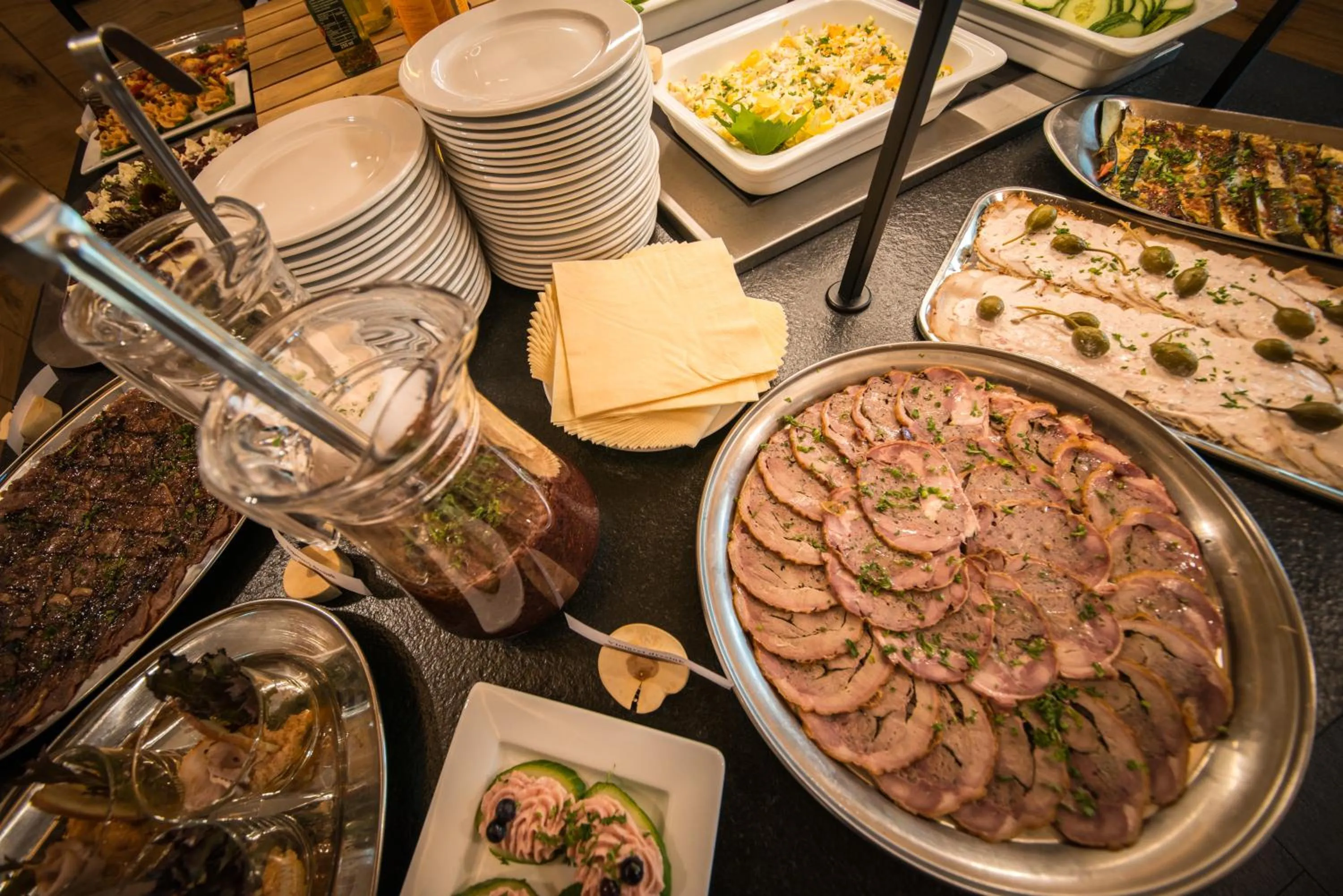 Restaurant/places to eat in Resort Orsino