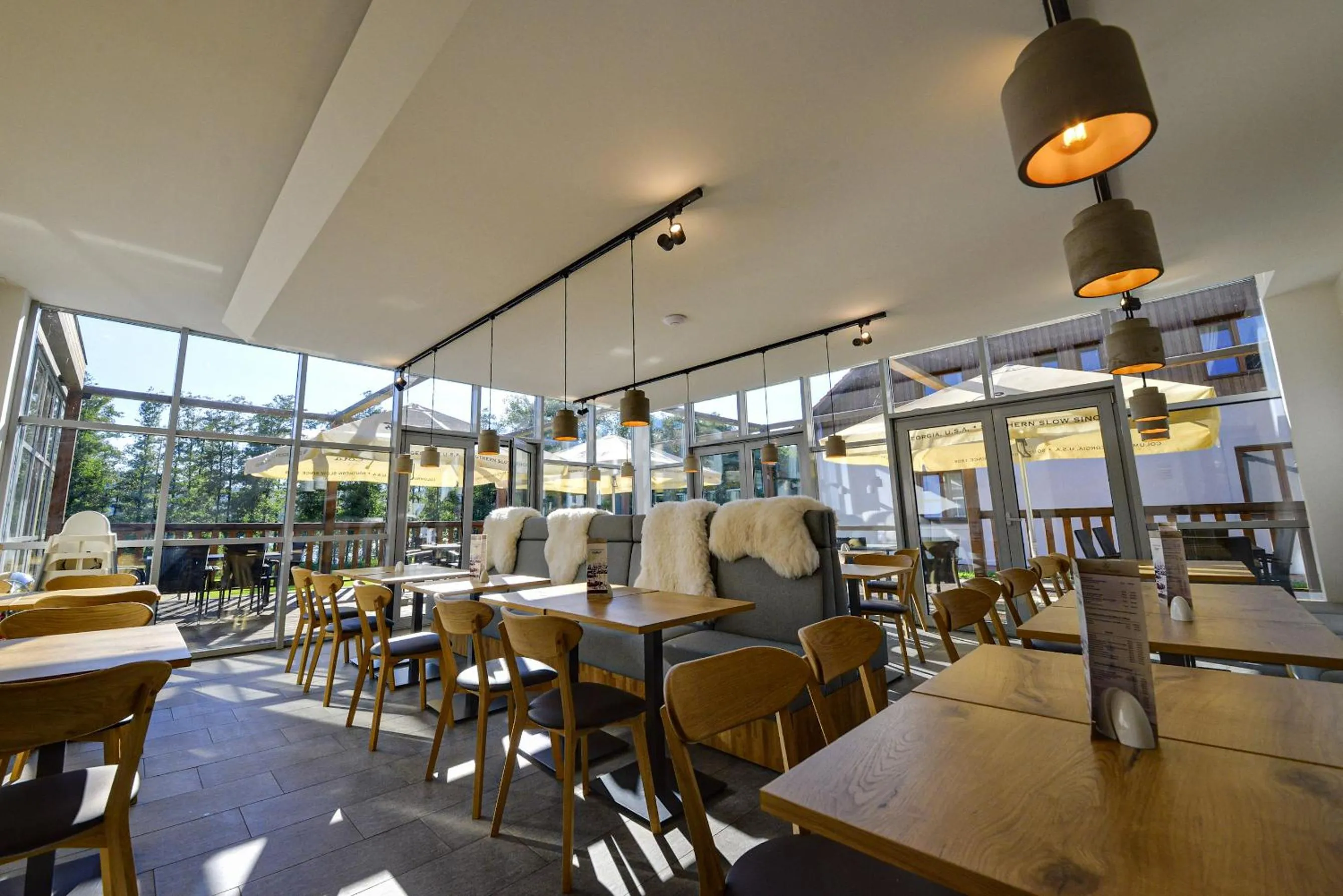 Restaurant/places to eat in Resort Orsino