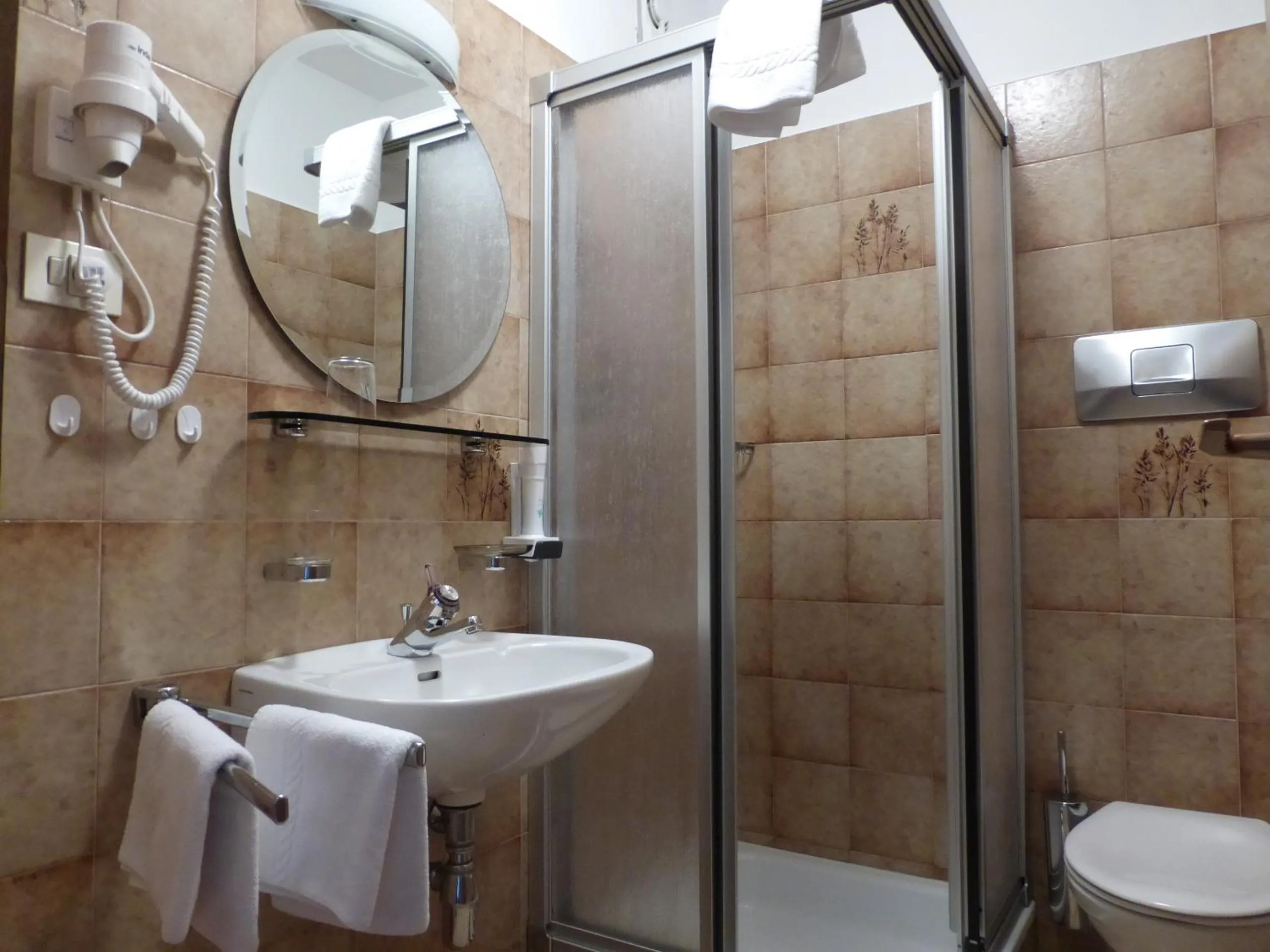 Shower in Garni Weghueb