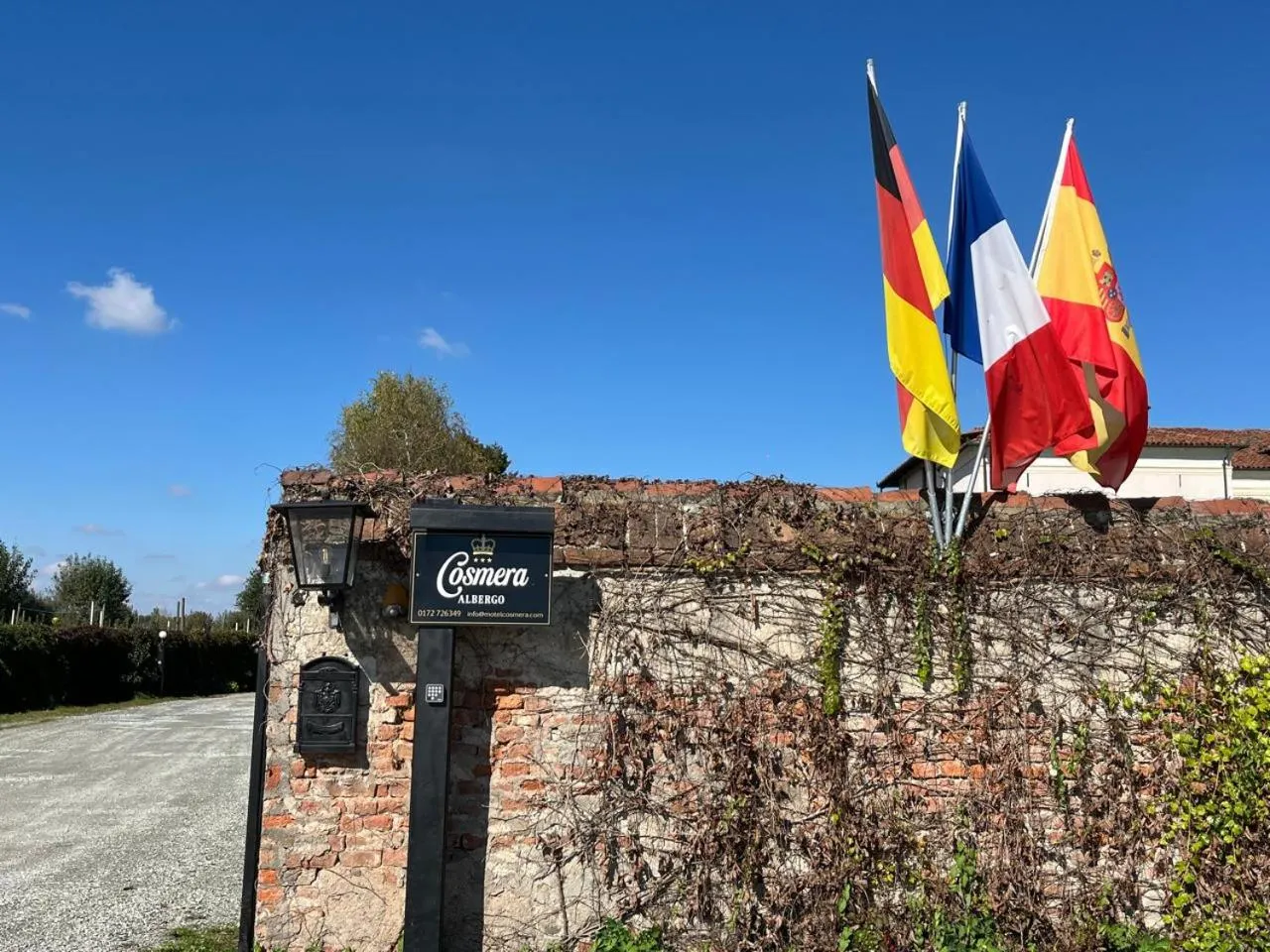 Day in Albergo Cosmera