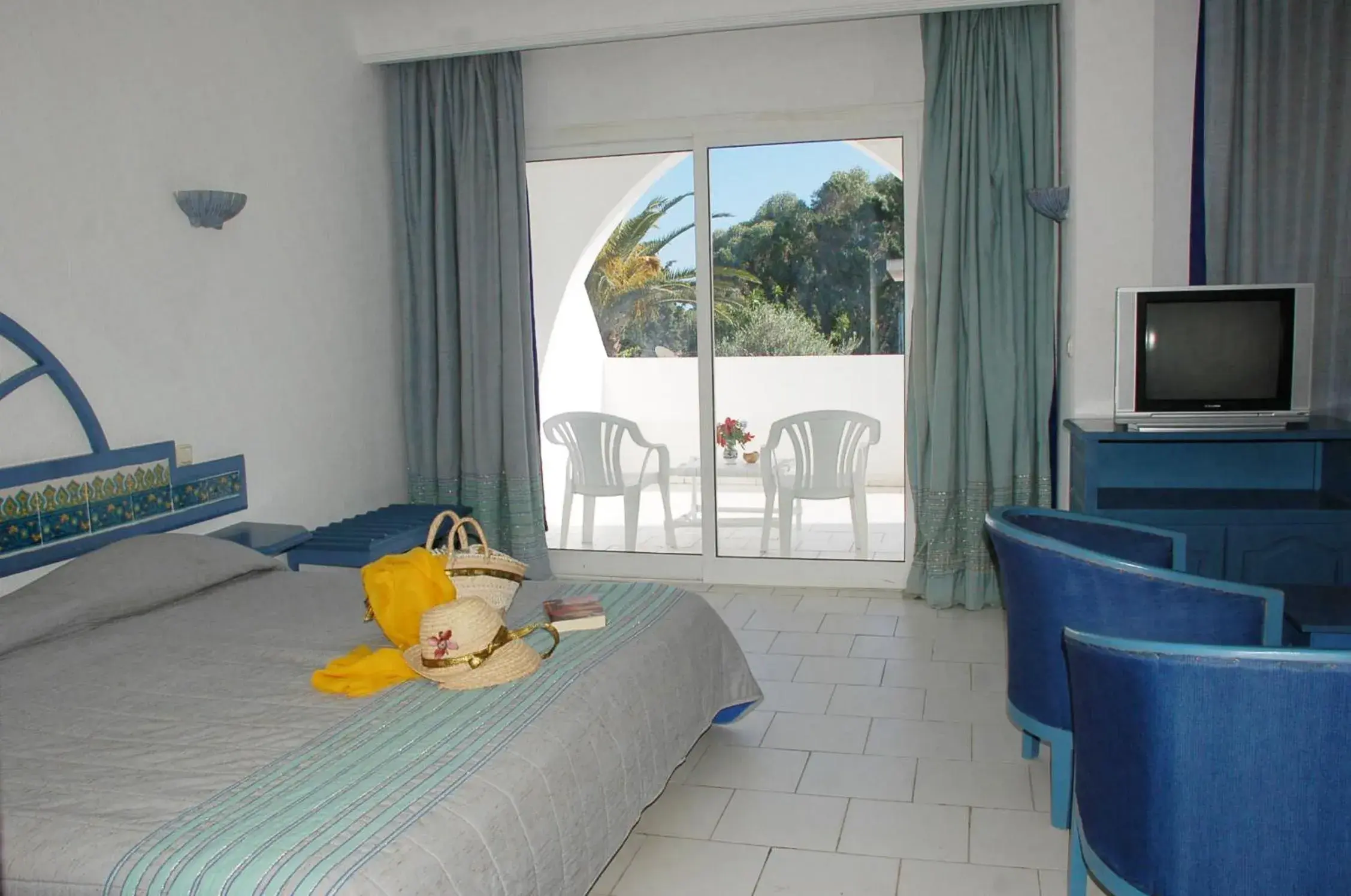 Standard Quadruple Room in Hotel Byzance Standard Quadruple Room in Hotel Byzance