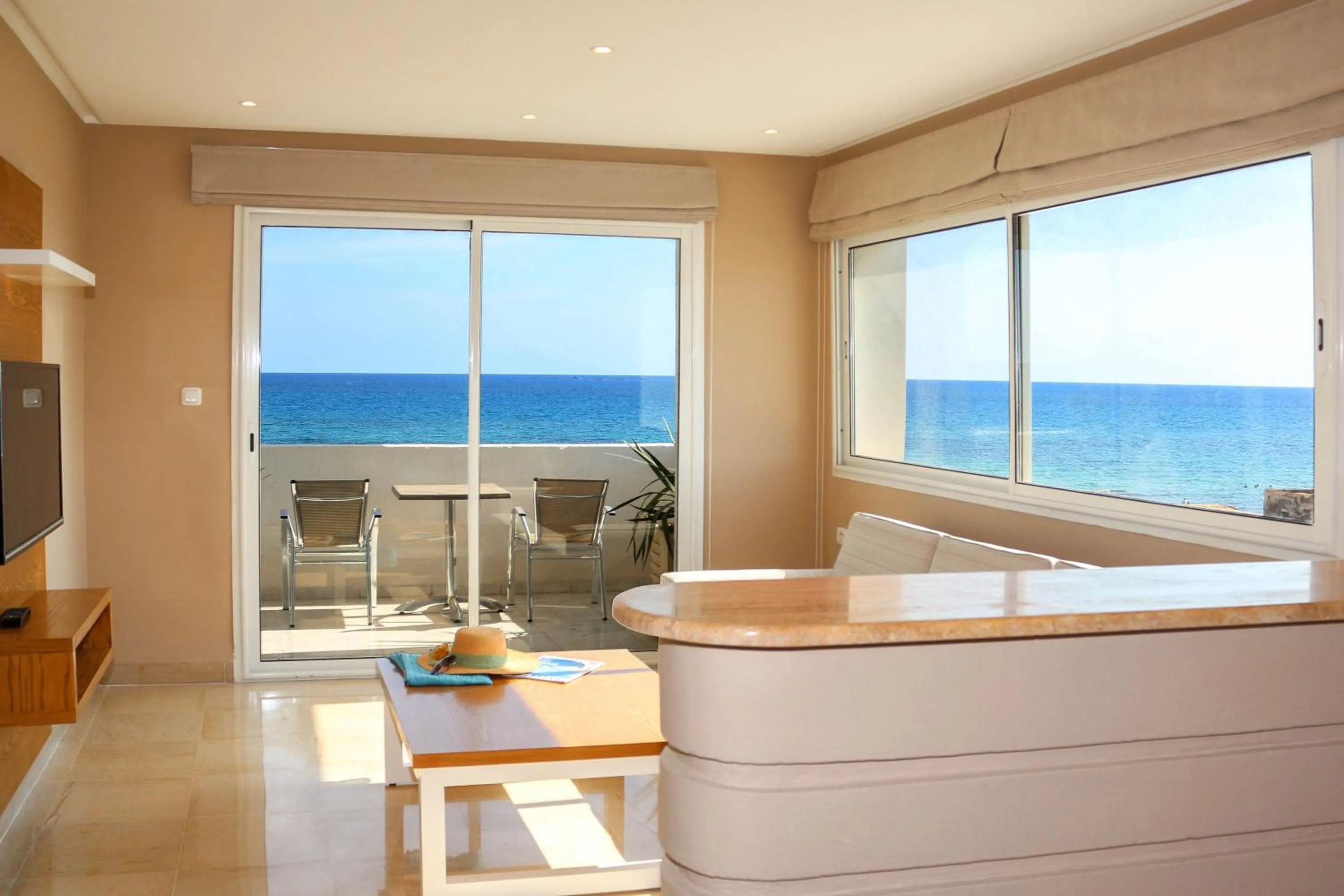 Coffee/tea facilities in Hotel Byzance