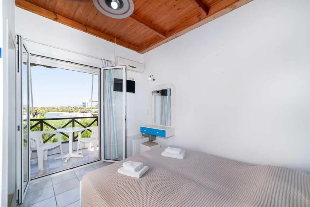 Photo of the whole room, Bed in Troulis Seaside