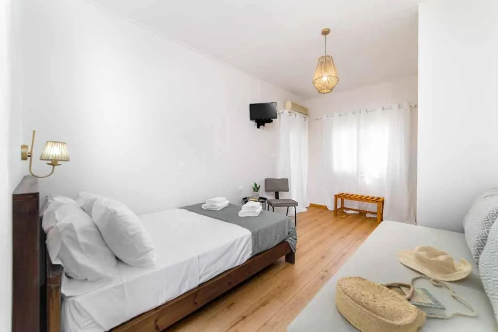 Photo of the whole room, Bed in Troulis Seaside