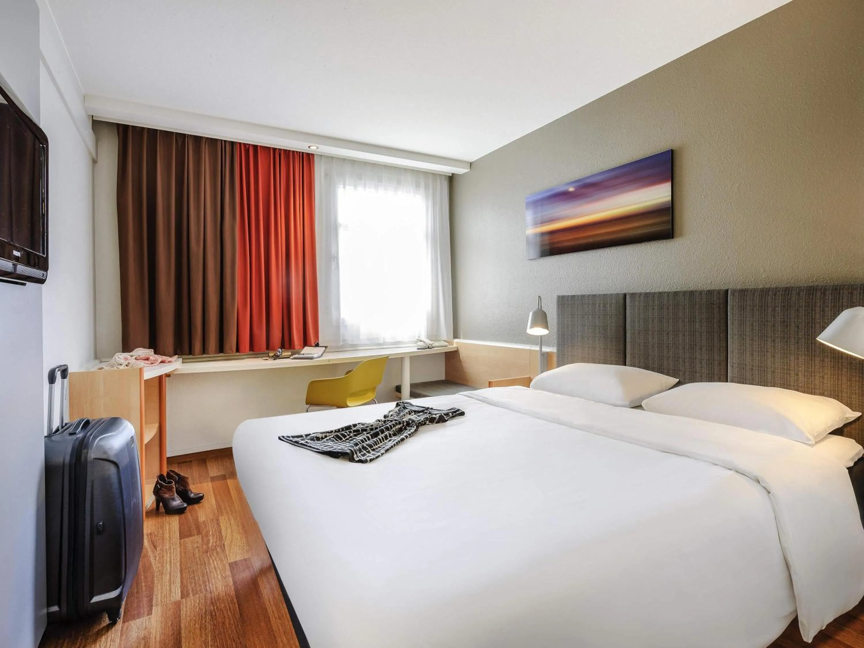 Bedroom, Bed in ibis Hotel Frankfurt Messe West