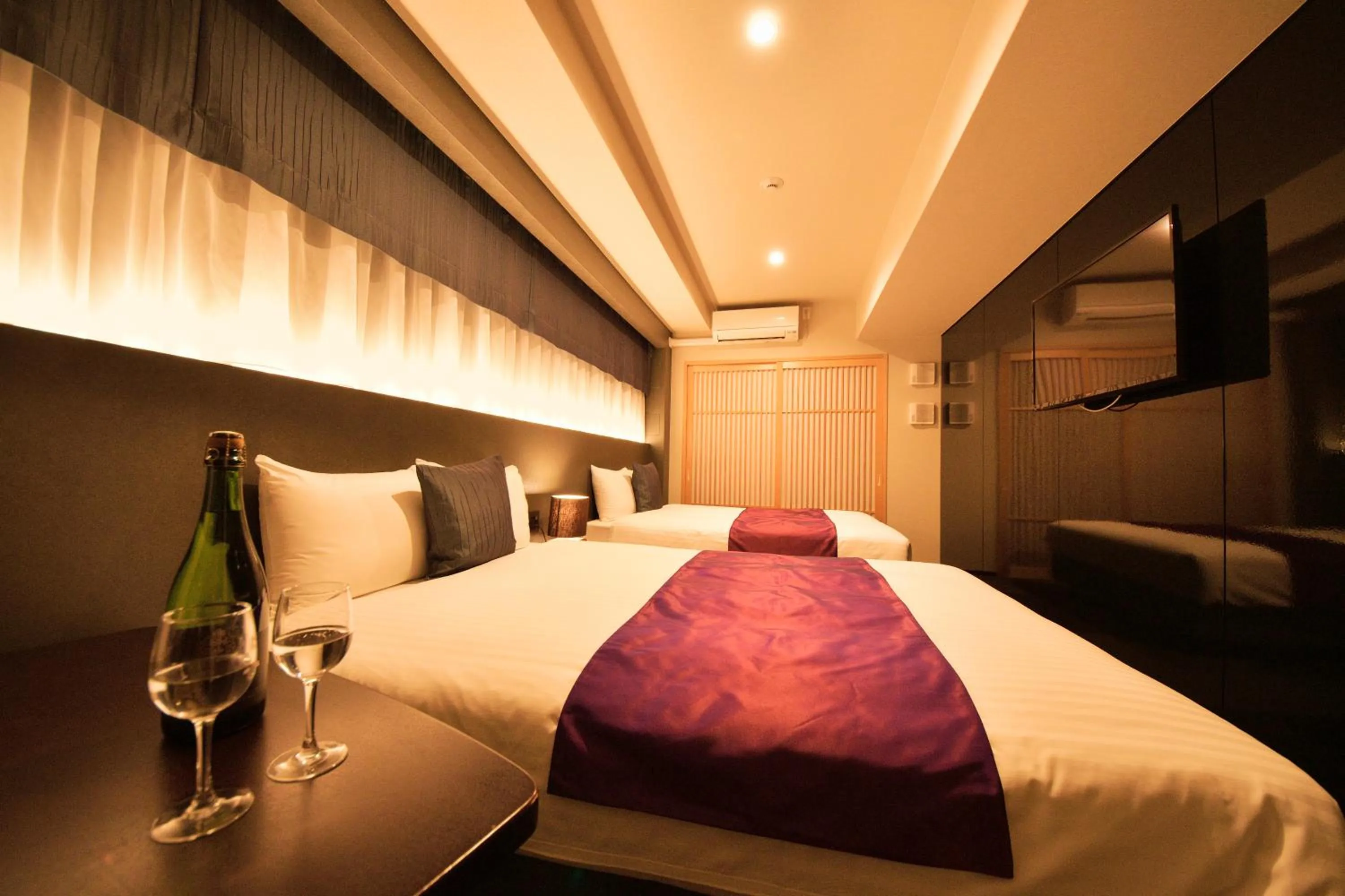 Photo of the whole room, Bed in Hotel Mondonce Kyoto Gojo