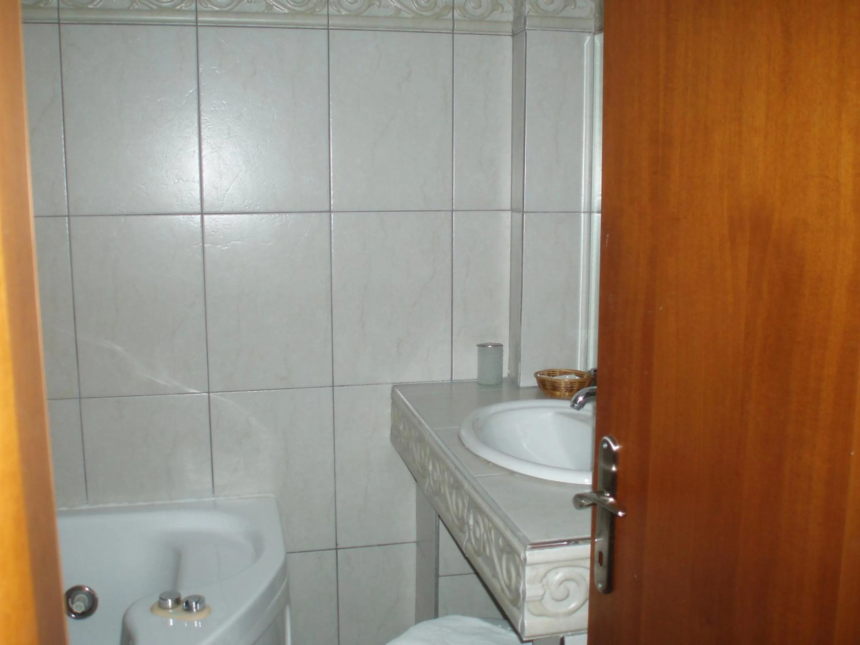 Bathroom in Hotel Orfeas