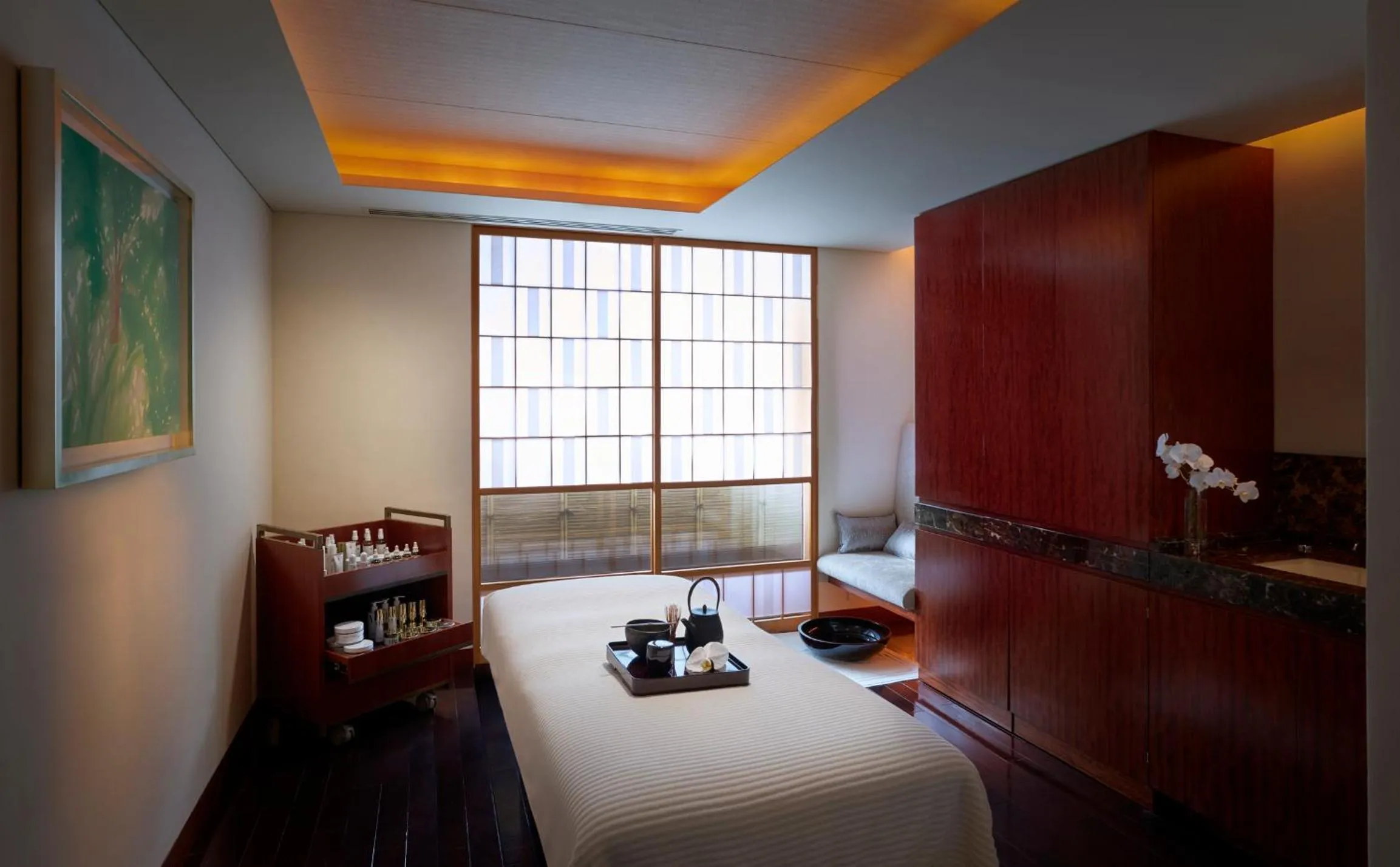 Massage, Bed in The Peninsula Tokyo