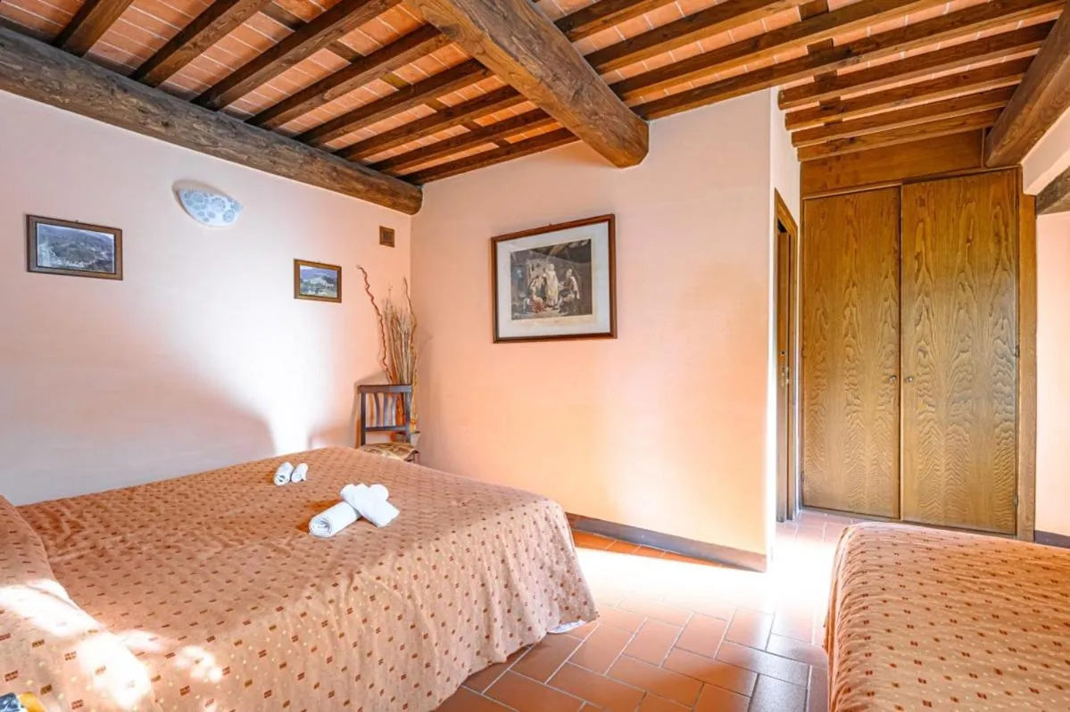 Bed in Agriturismo Pian di Fiume