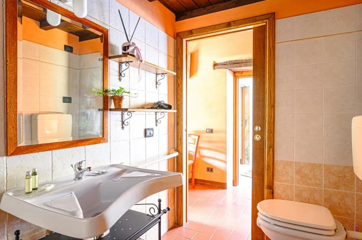 Toilet in Agriturismo Pian di Fiume