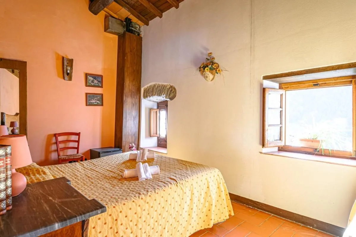 Bed in Agriturismo Pian di Fiume