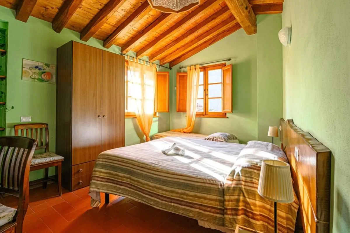 Bed in Agriturismo Pian di Fiume