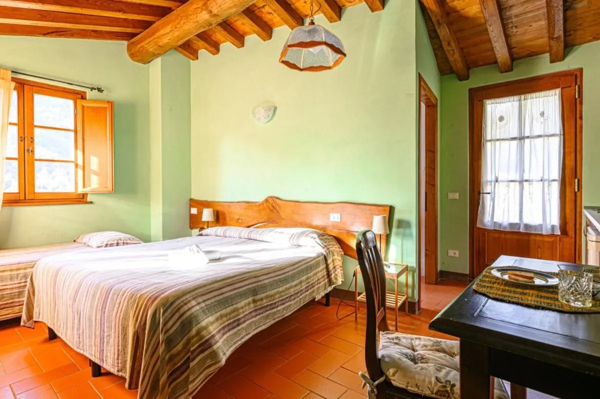 Bed in Agriturismo Pian di Fiume