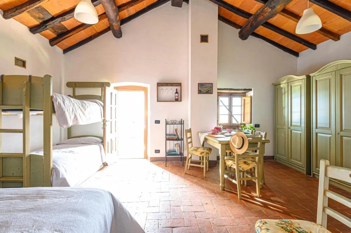 Bed in Agriturismo Pian di Fiume