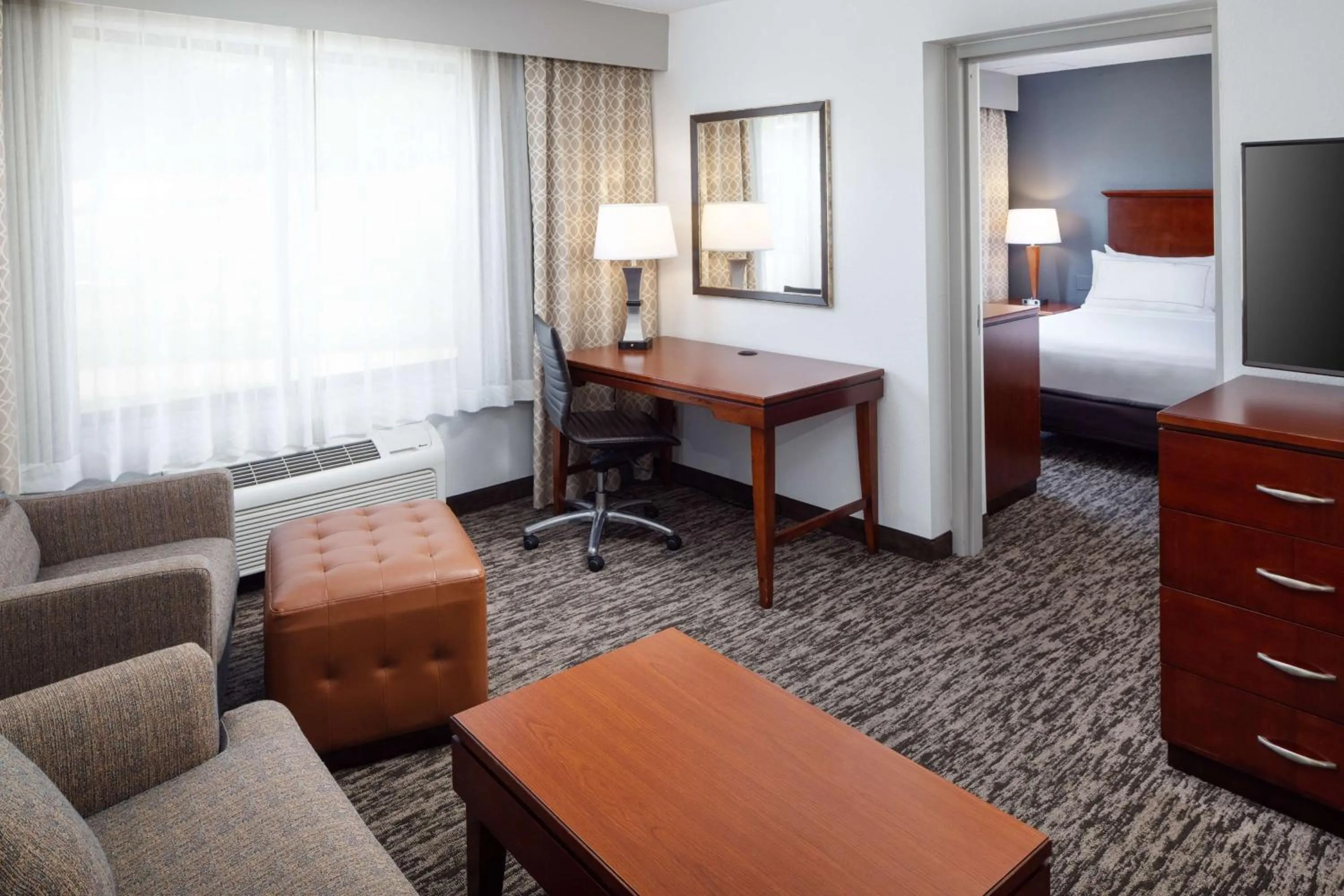 Living room in DoubleTree by Hilton Princeton