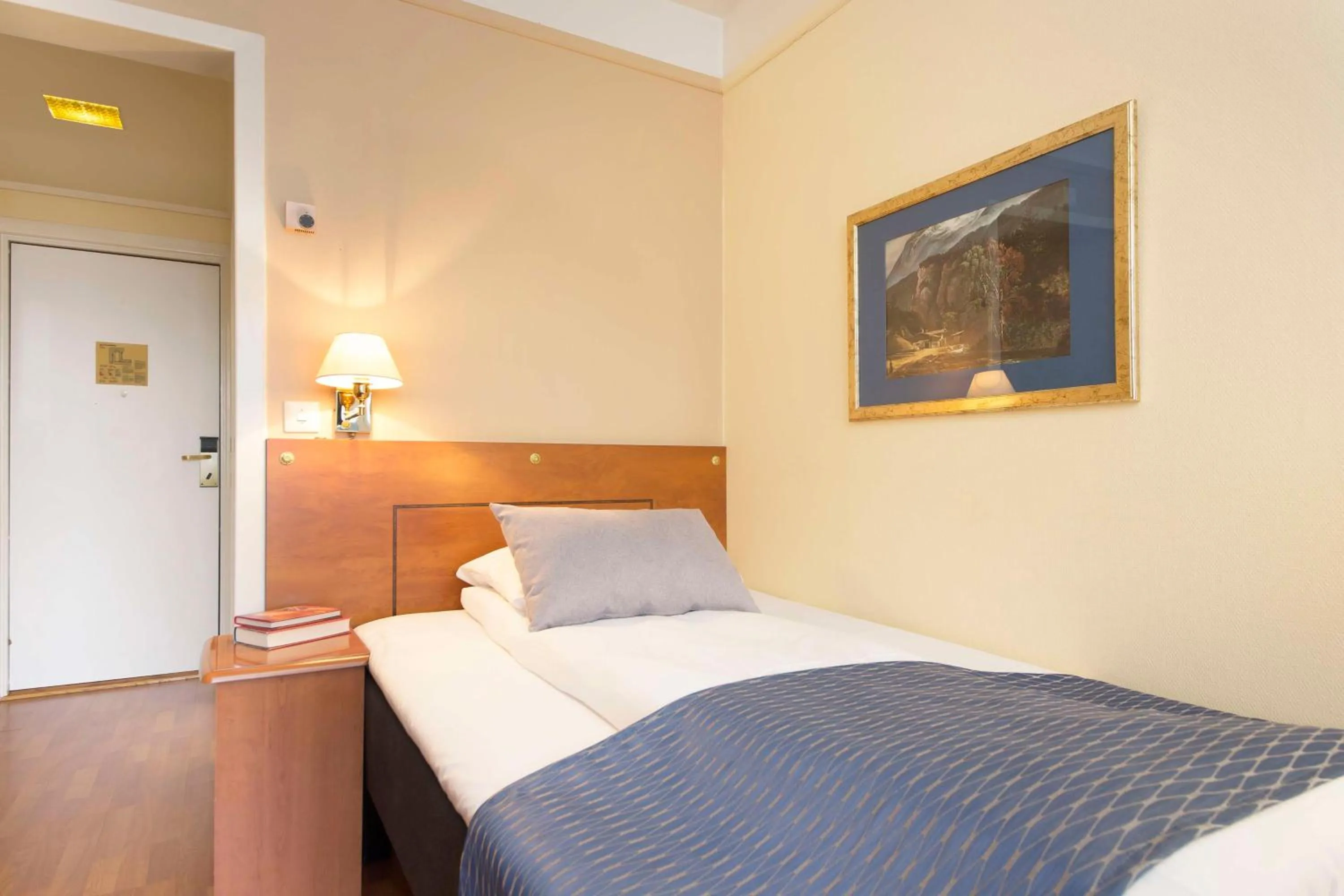 Bedroom, Bed in Scandic Victoria Lillehammer