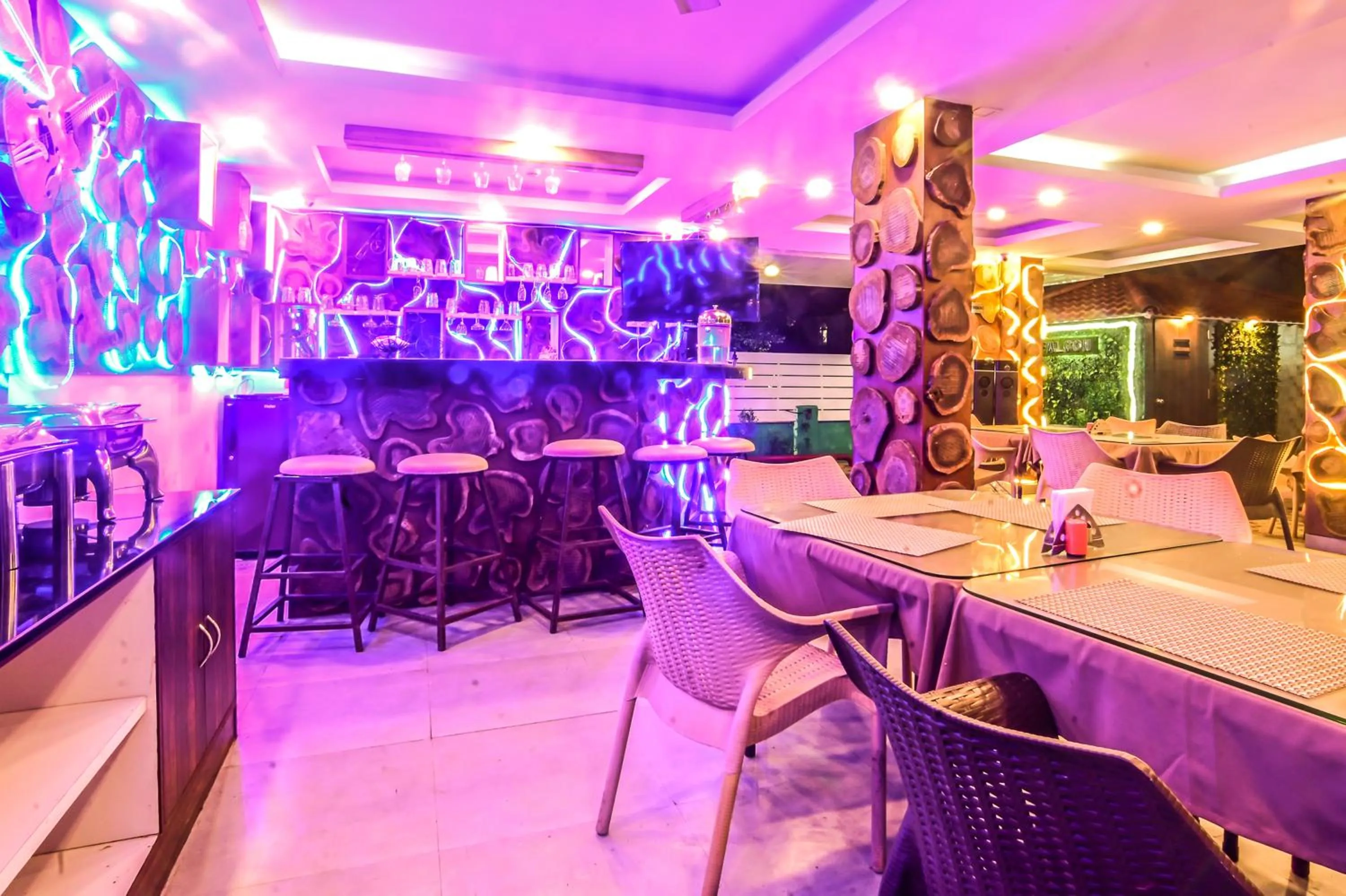 Restaurant/places to eat in De Falcon Goa Beach Resort