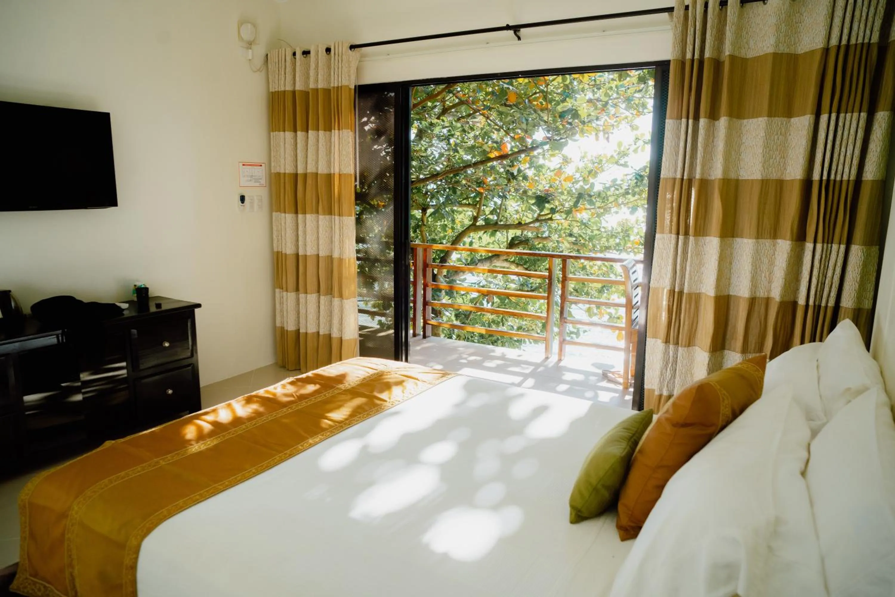 Superior Queen Room in AJ's Place Beach Resort