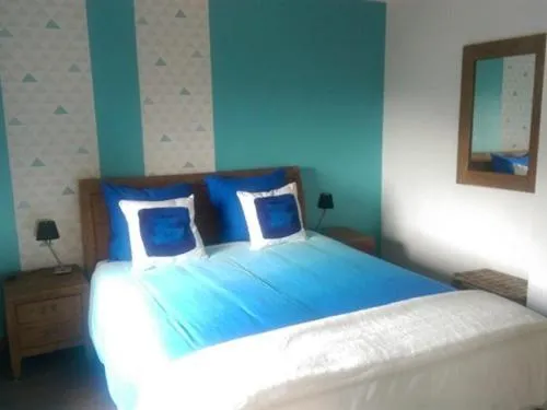 Bedroom, Bed in Le Chalet Champenois